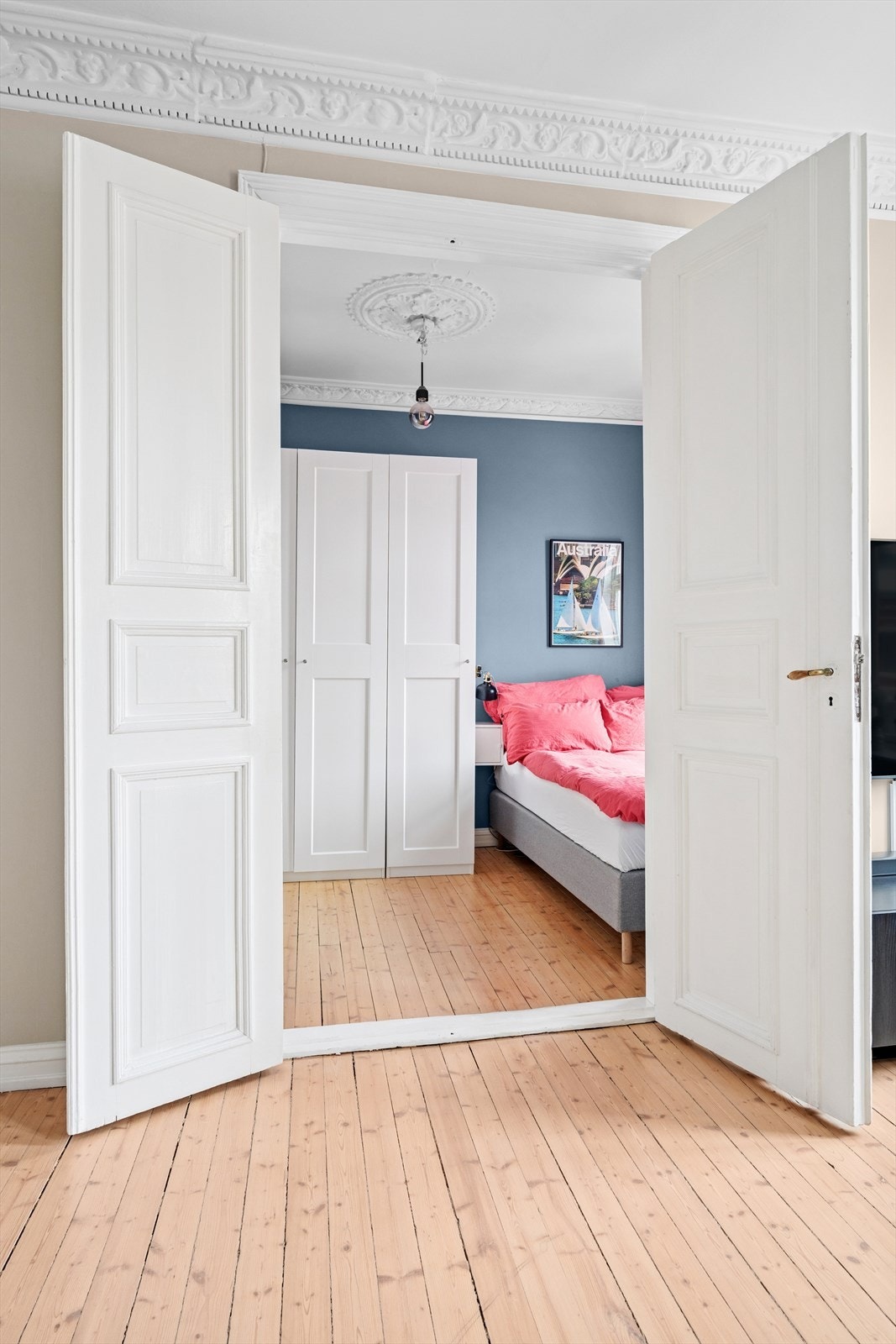 Lekre fløydører inn til soverom. Galleribilde