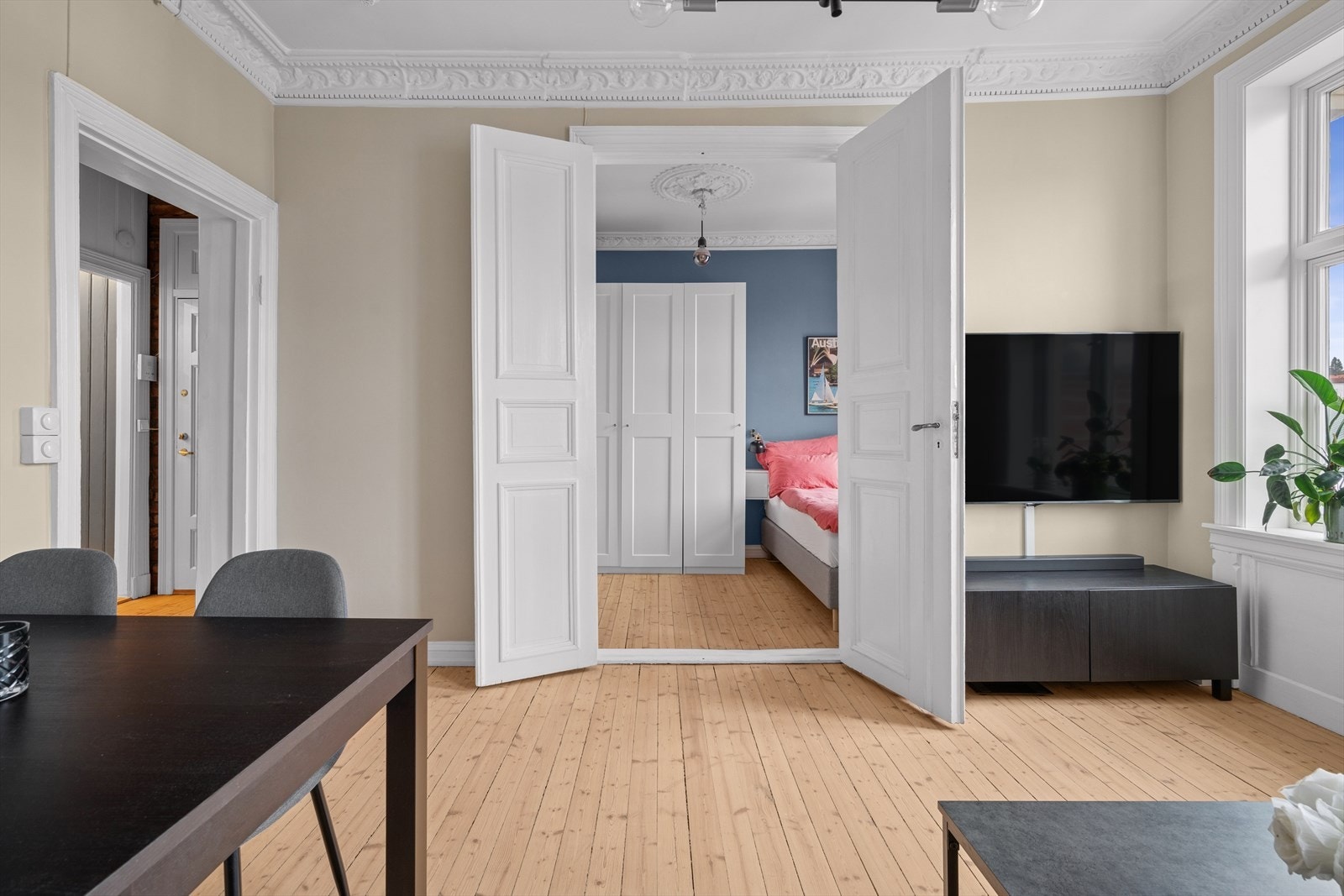 Leiligheten oppleves meget lys og luftig. Galleribilde