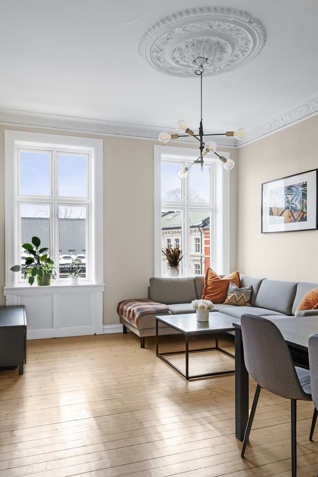 Vinduene i gården ble skiftet i 2021. Galleribilde