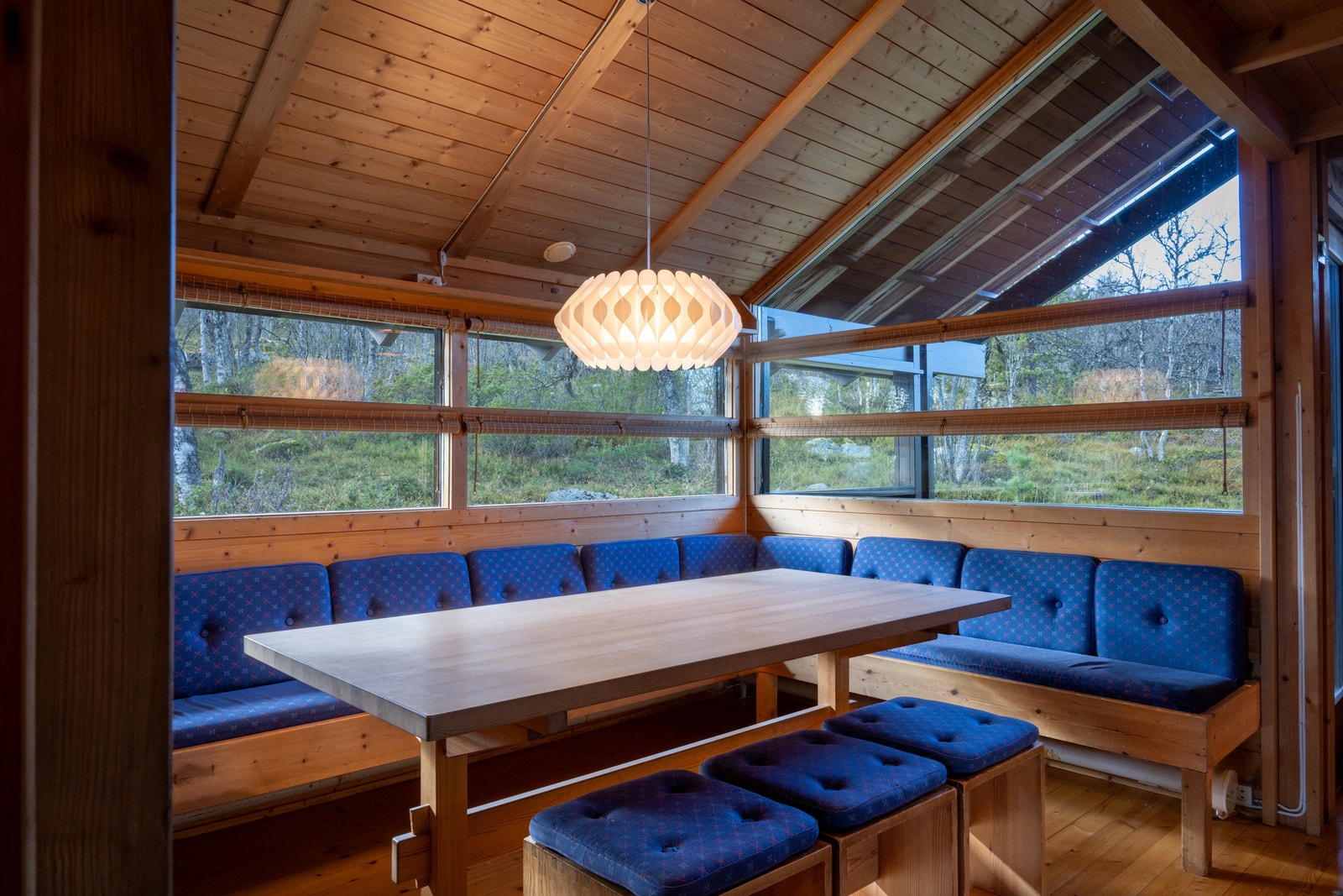 Romslig spiseplass Galleribilde