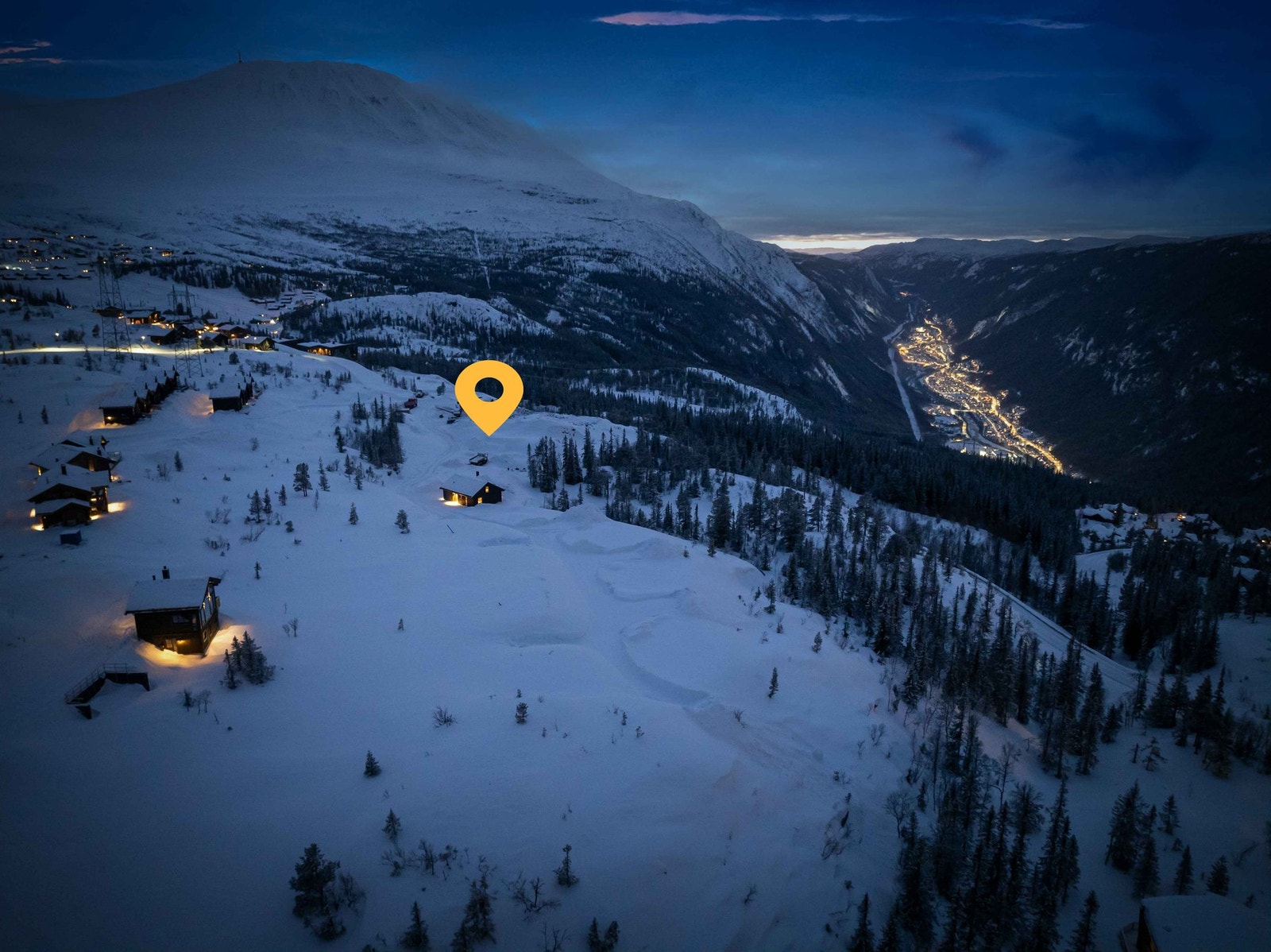 Tomt markert (ca plassering)
Foto fra tomteområdet mot Gaustatoppen og Rjukan Galleribilde