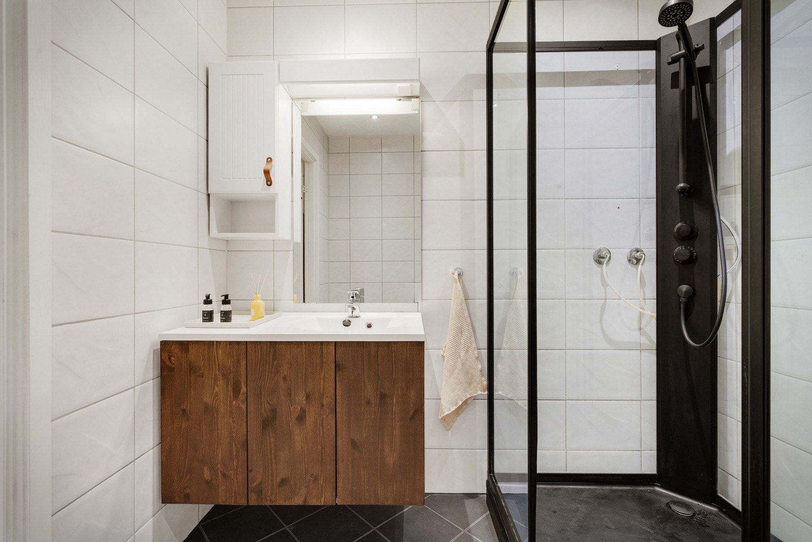 - Badet er på 4,6 m² - Galleribilde