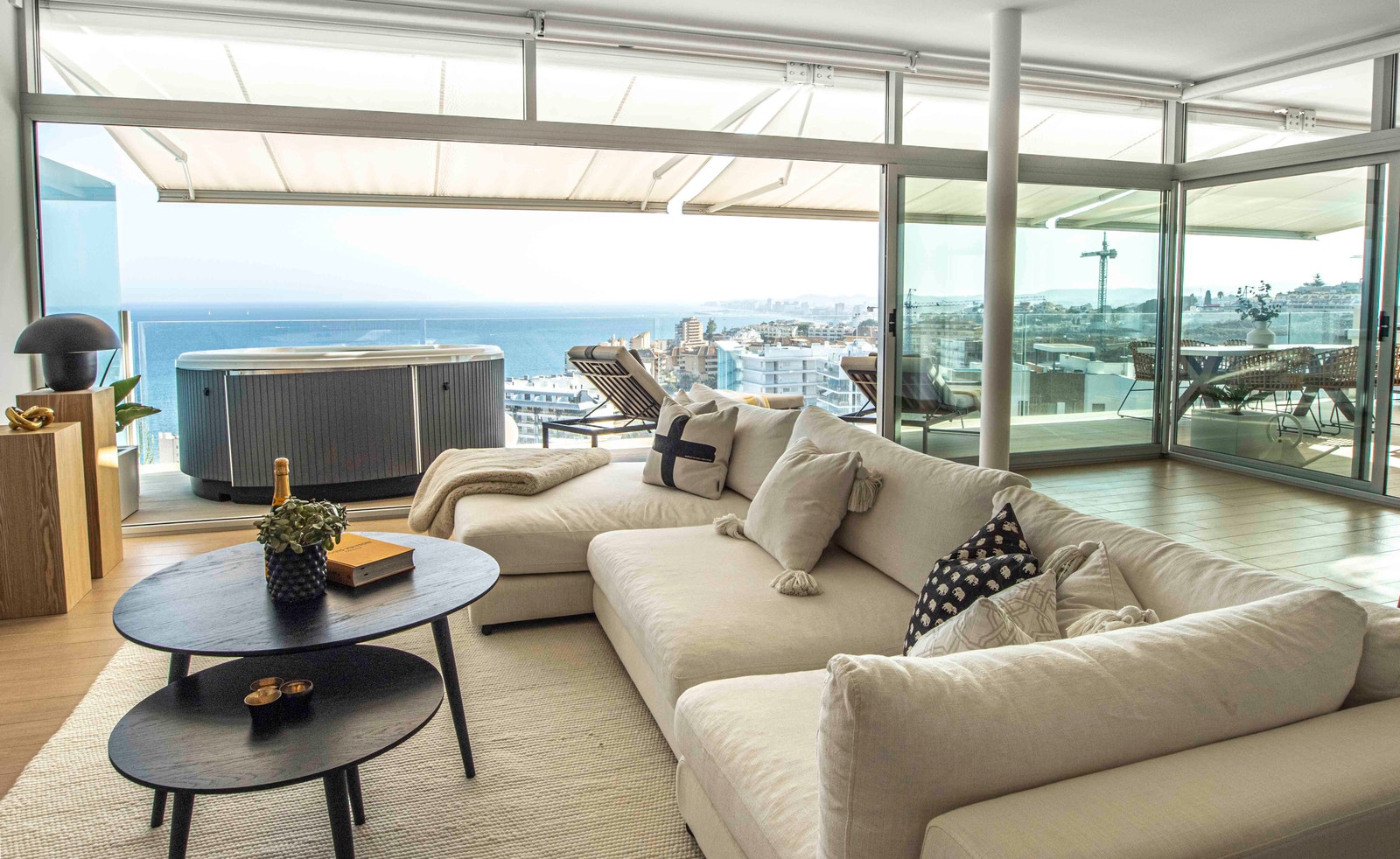 Velkommen inn til denne toppleiligheten. Galleribilde