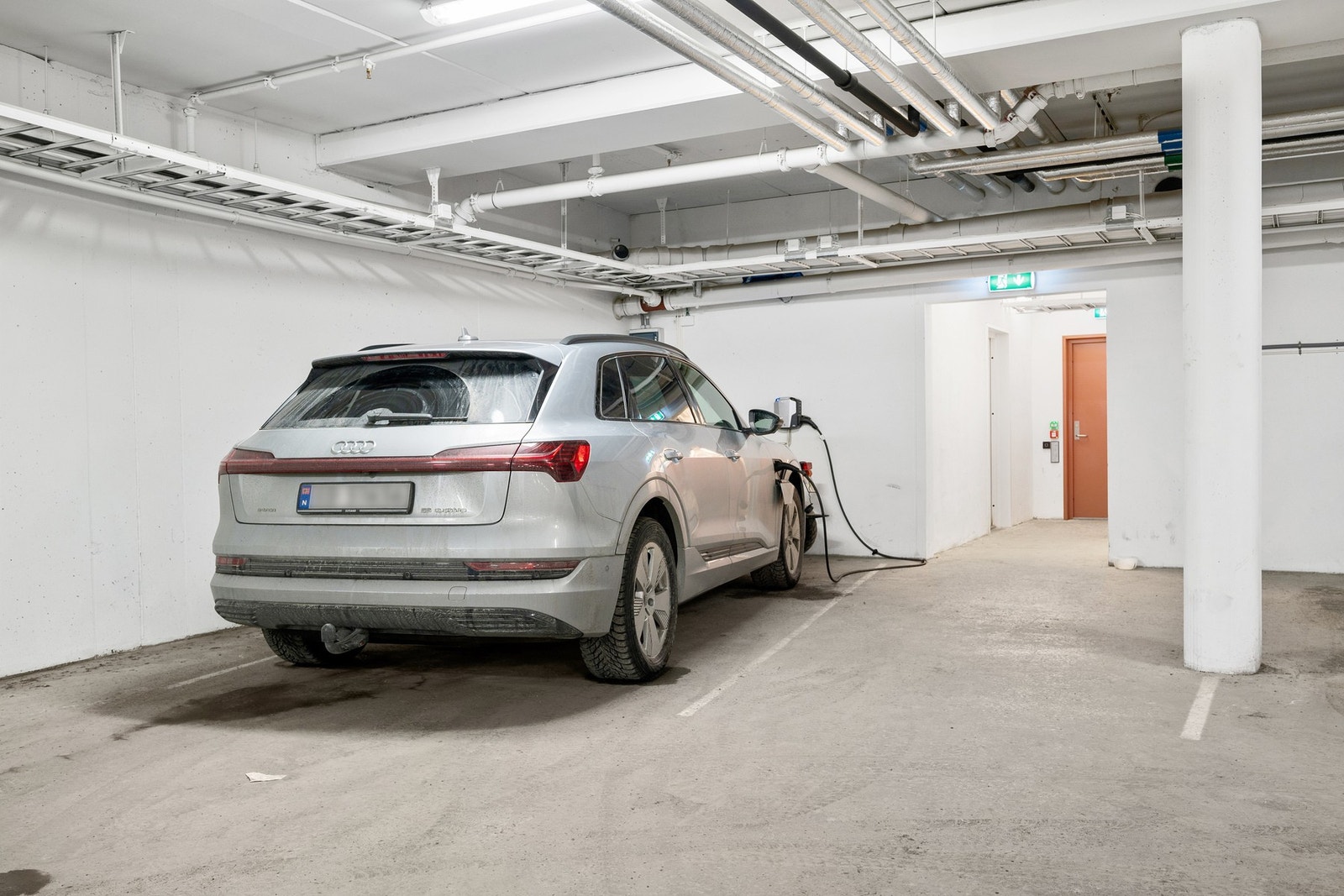 Det medfølger bruksrett til én parkeringsplass i oppvarmet garasjekjeller. Galleribilde
