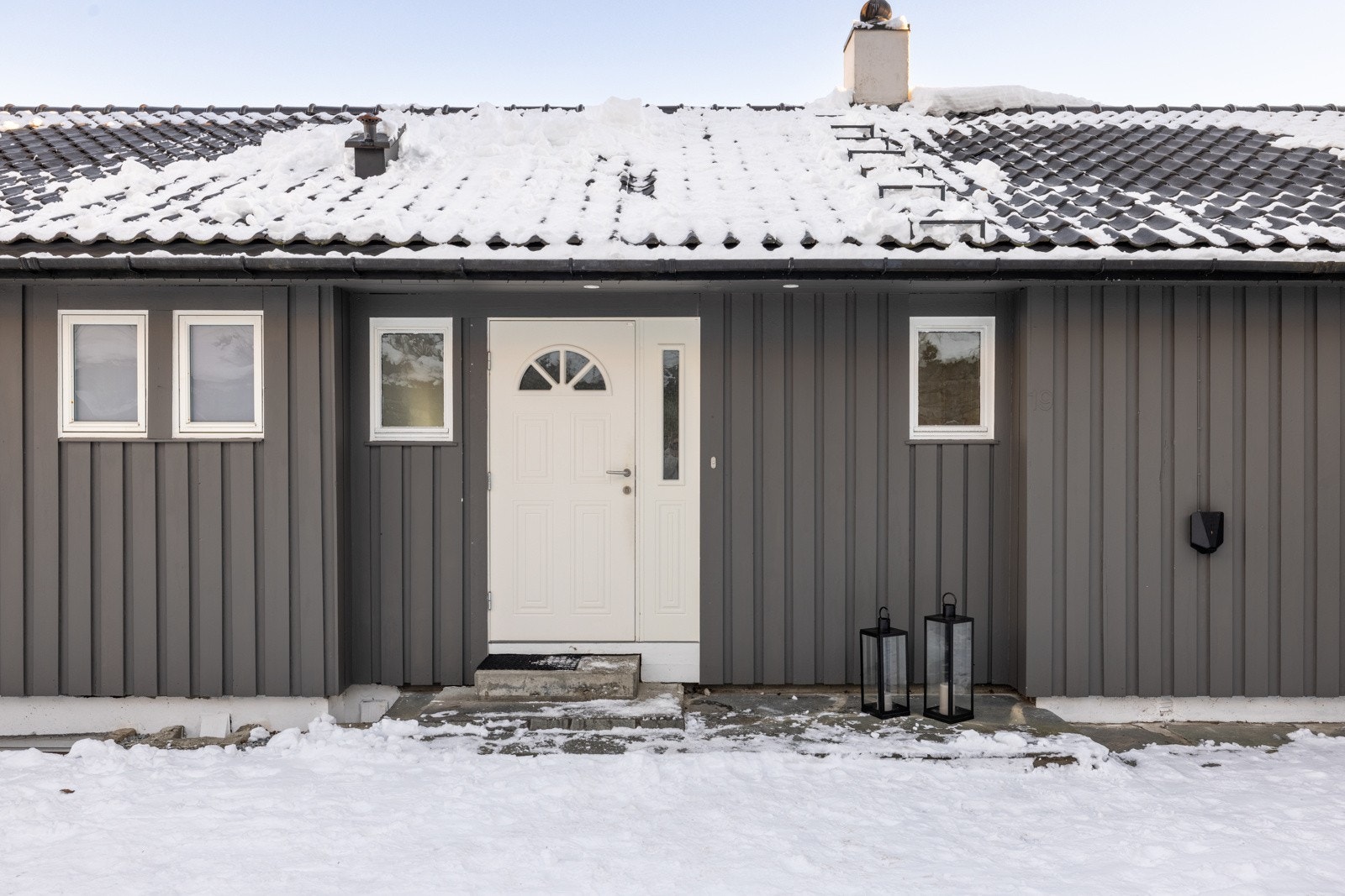 Huset ble malt utvendig i 2024 Galleribilde