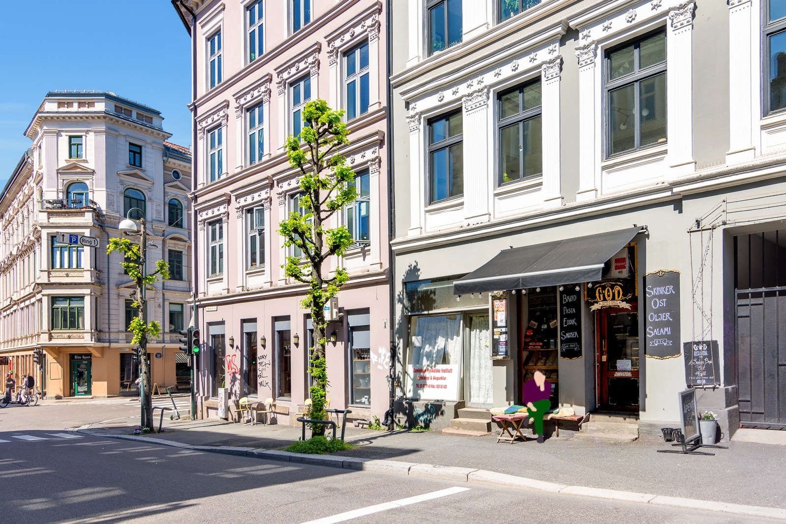 Her vil du bo svært sentrumsnært, med alt du måtte trenge av service- og kulturtilbud "rett" utenfor døren! Galleribilde