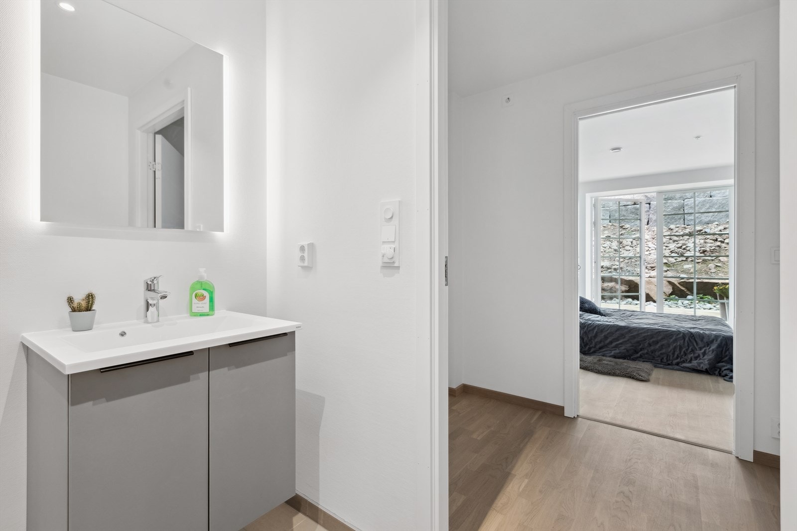 Hovedsoverommet har egen walk-in garderobe og eget baderom. Galleribilde