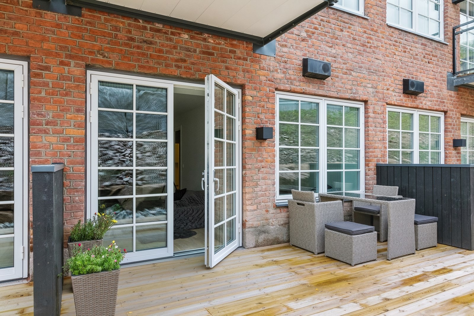 Terrasse med utgang fra hovedsoverommet. Galleribilde