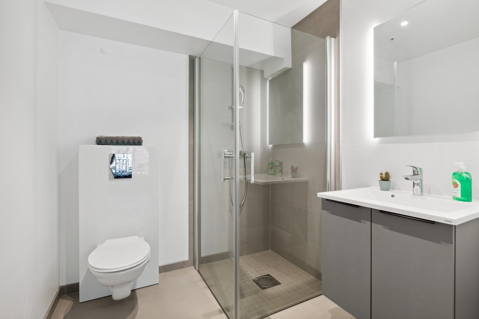 Baderom tilhørende hovedsoverommet. Galleribilde