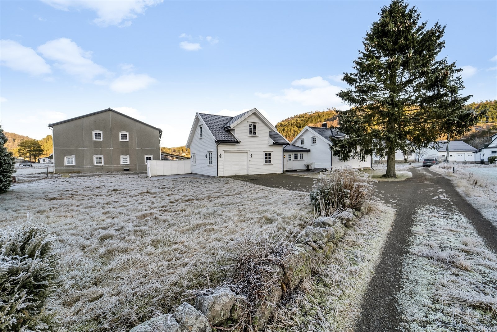 Innkjørsel Galleribilde