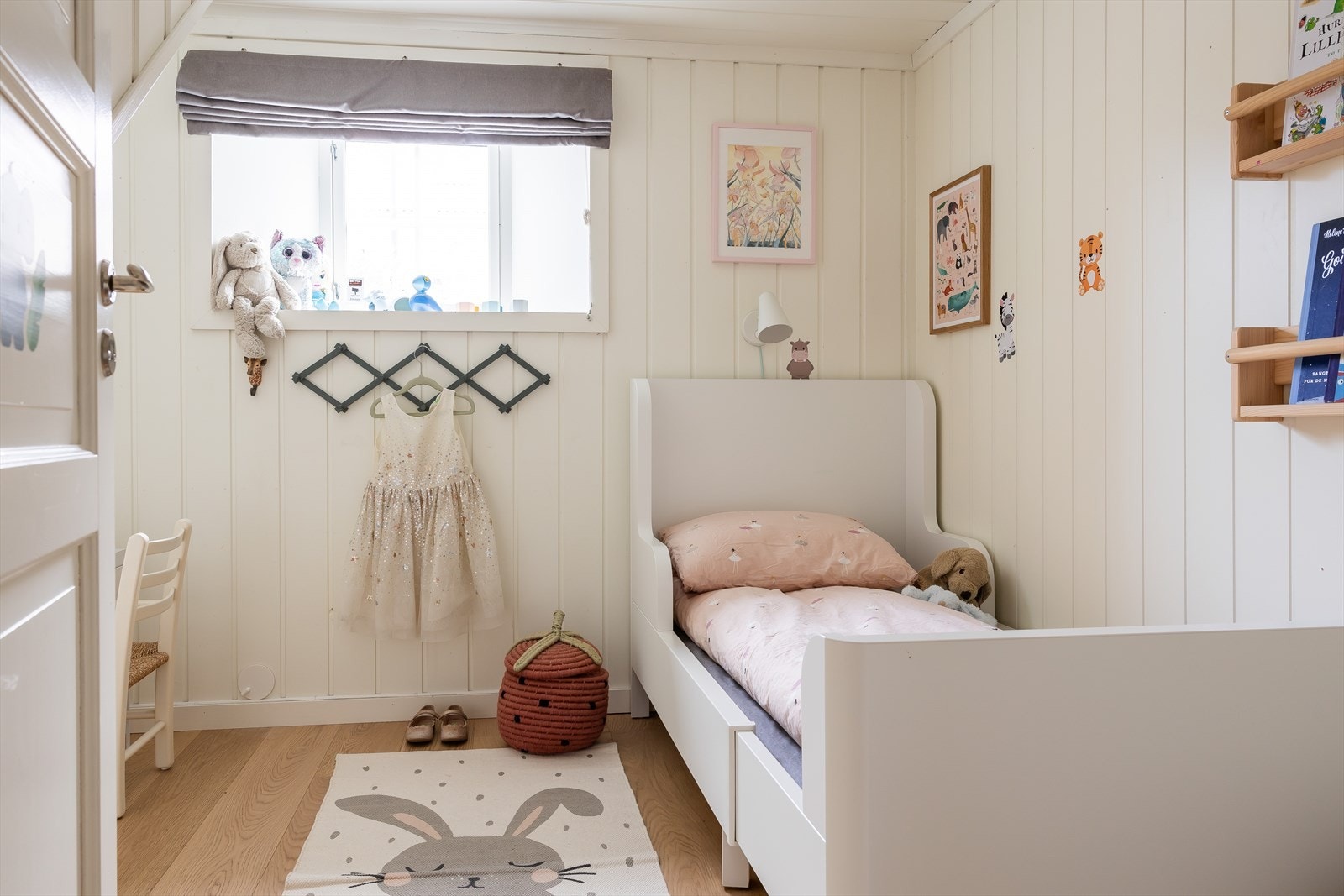 Rommene fungerer ypperlig som barnerom, kontor, gjesterom eller det man måtte ha behov for. Galleribilde