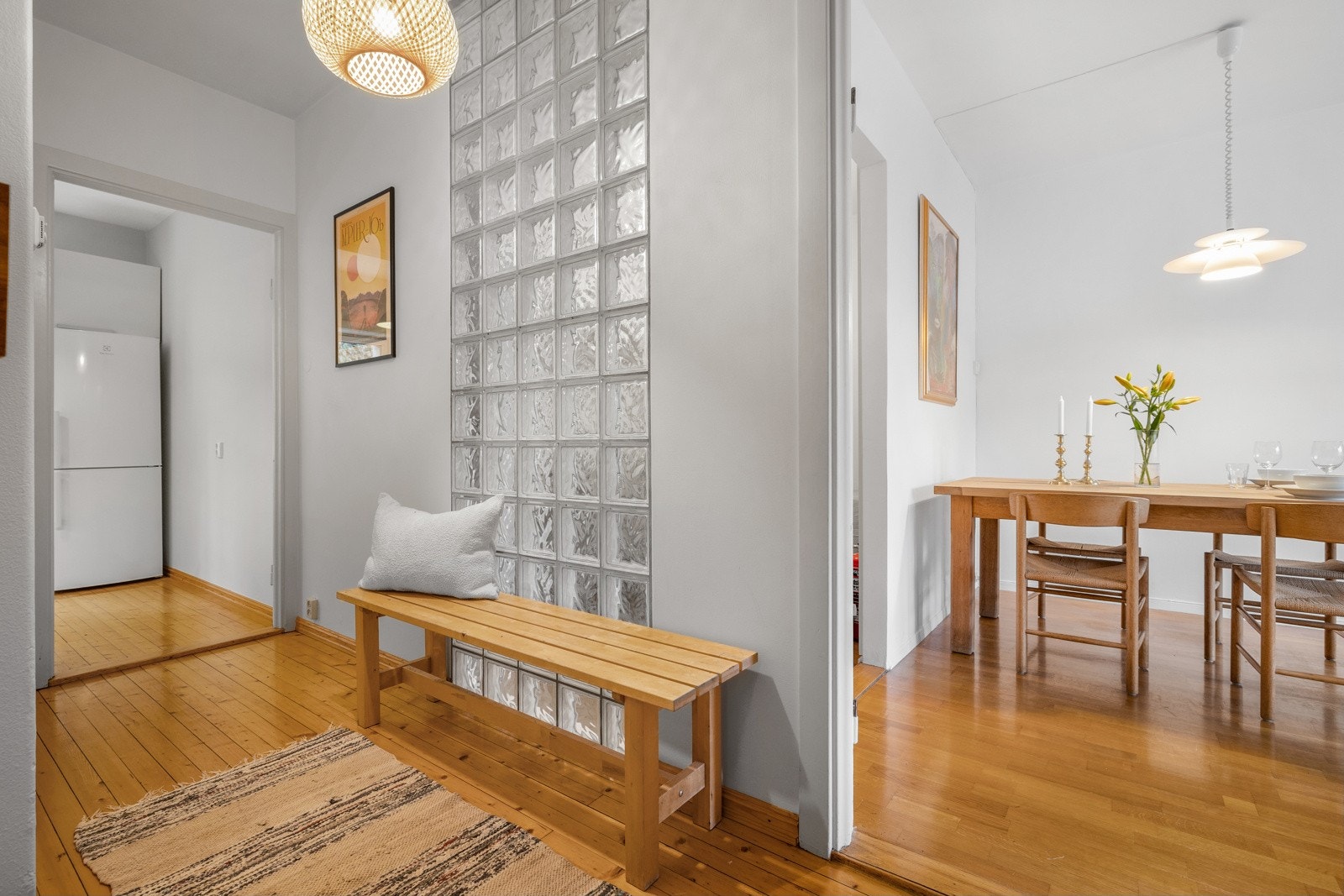 - Leiligheten har en gjennomgående planløsning - Galleribilde