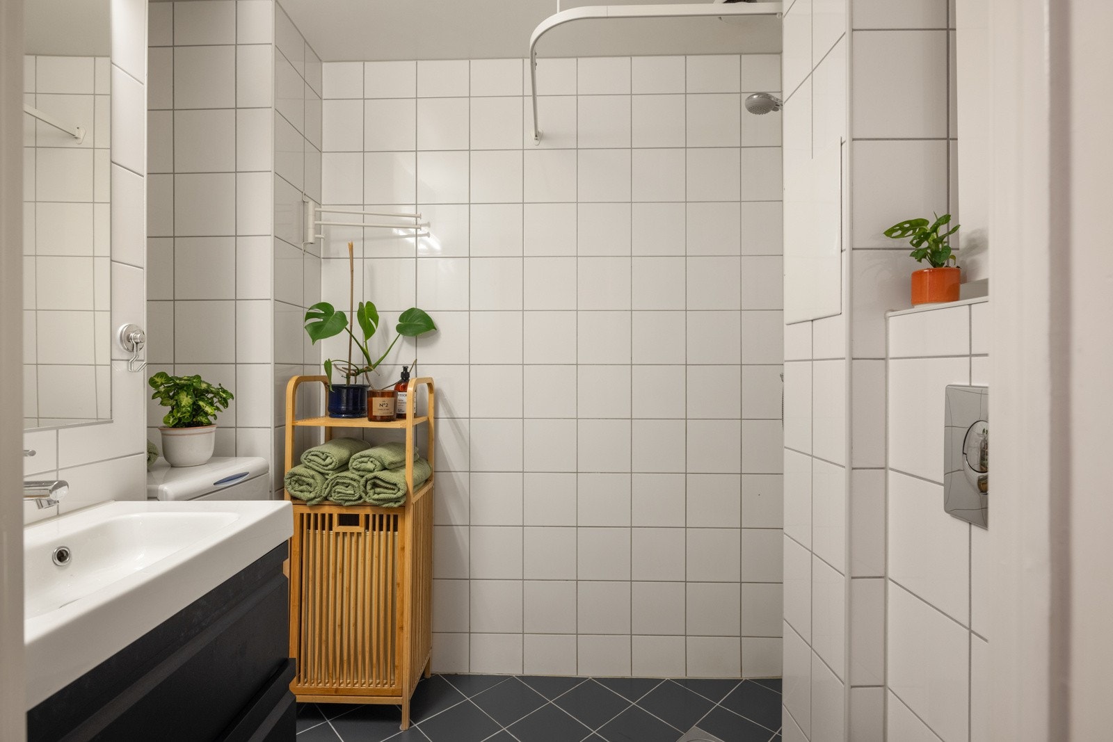 - Bad er oppusset i 2013 i regi av borettslaget - Galleribilde