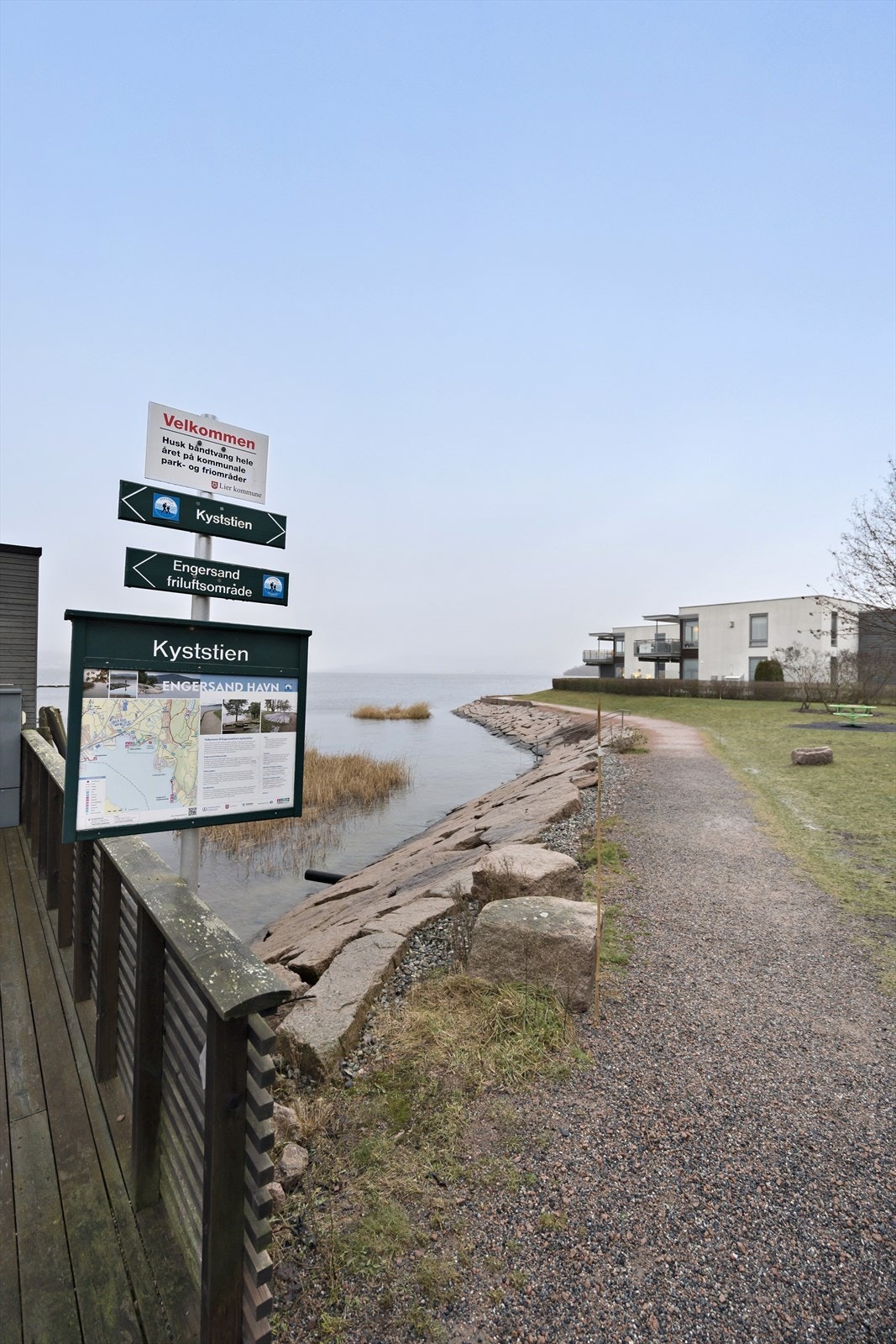 Området byr på flotte turmuligheter, som blant annet kyststien. Galleribilde