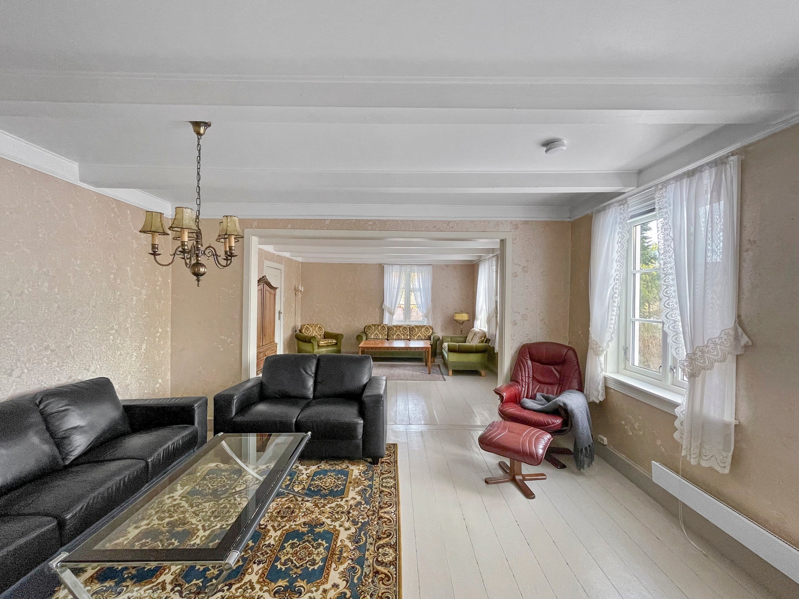 God plass til sittegrupper Galleribilde