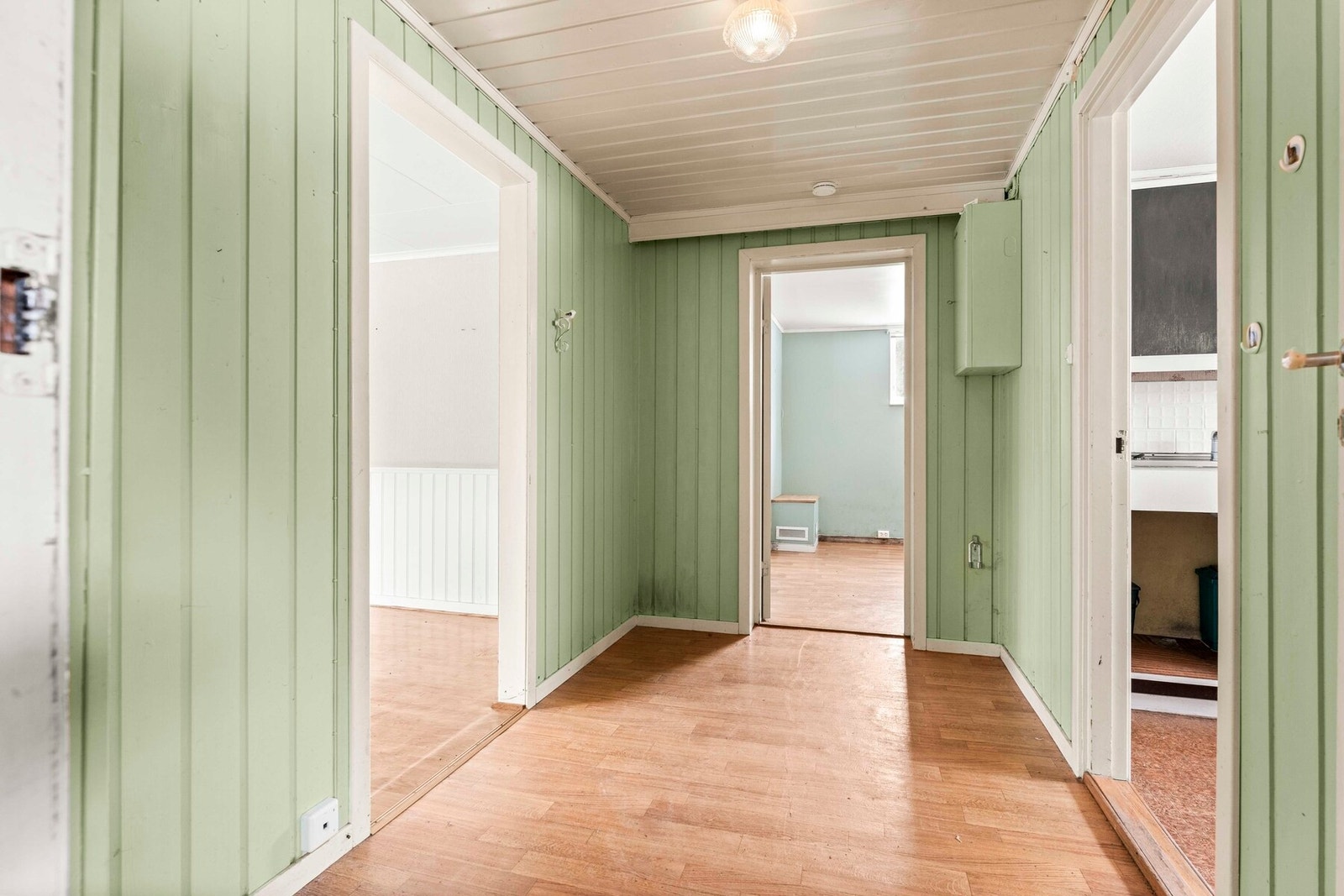 Romslig hall Galleribilde