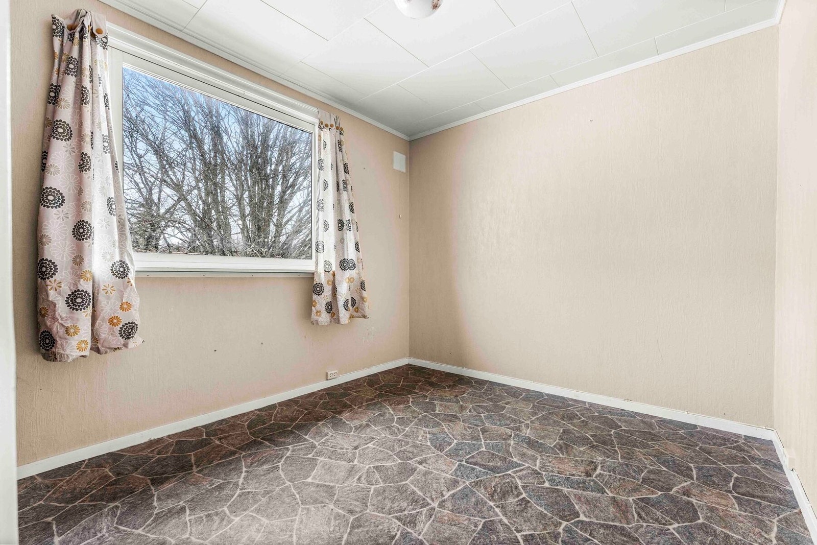 i 1.etg har man også et eget soverom i tilknytning til peisstuen Galleribilde