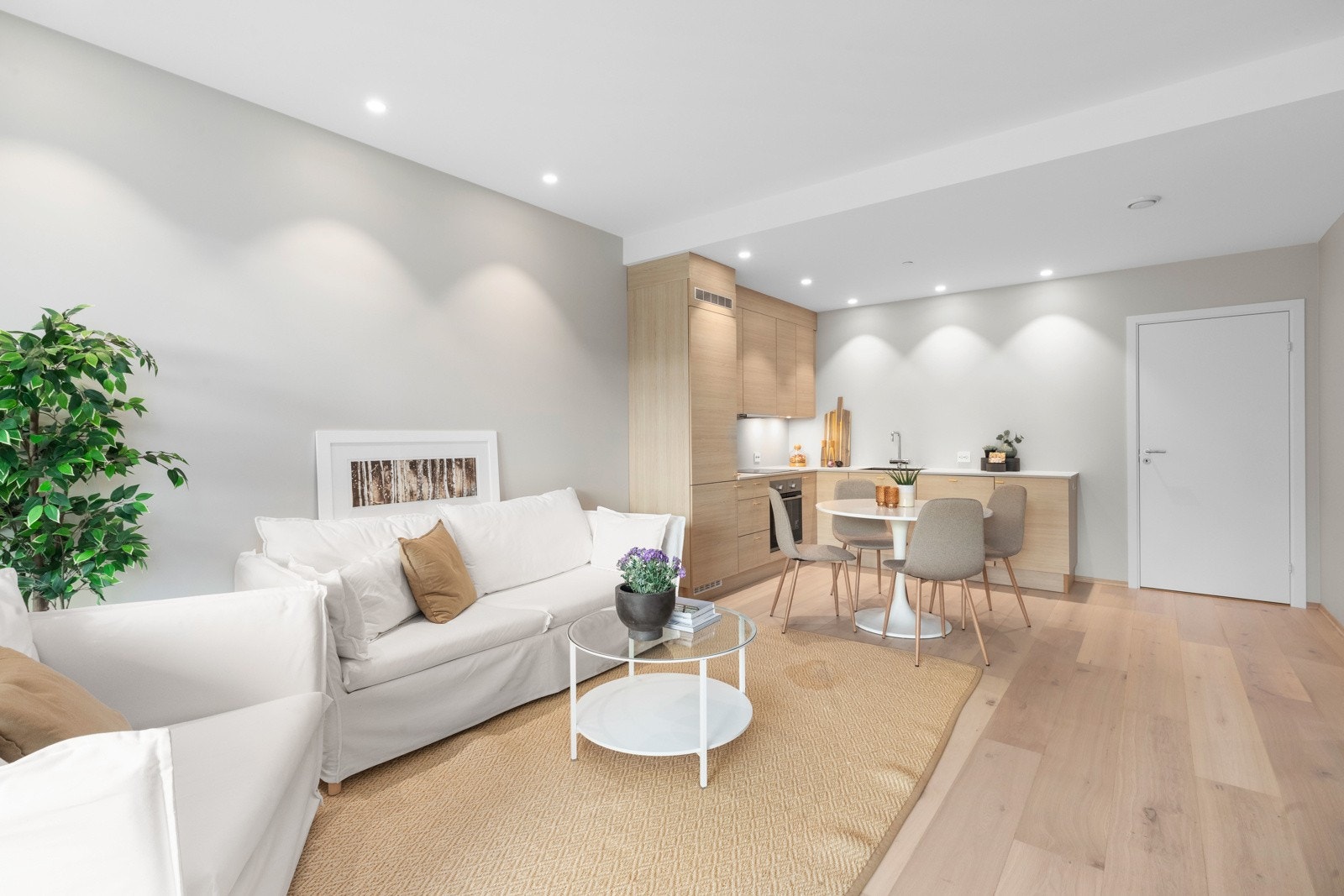 Moderne og lys leilighet med sentral beliggenhet Galleribilde