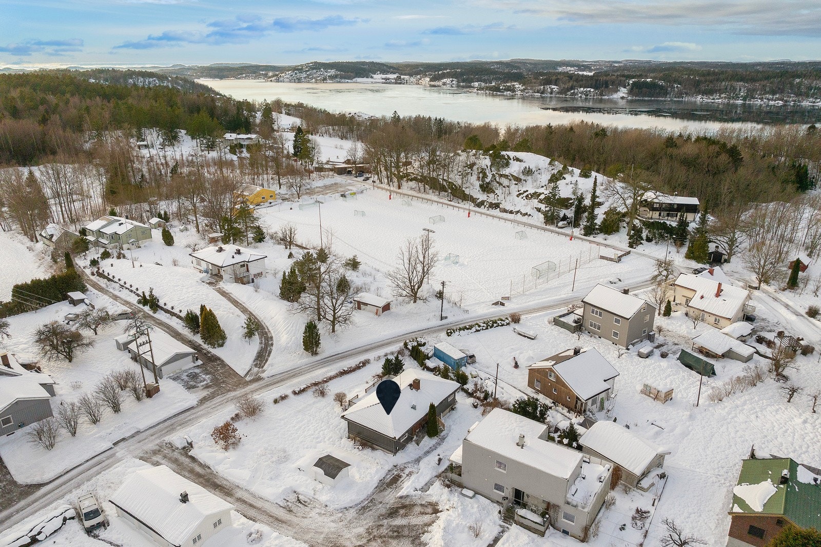 EIE eiendomsmegling v/Robert Hoff ønsker velkommen til Glomsteinveien 3. Galleribilde