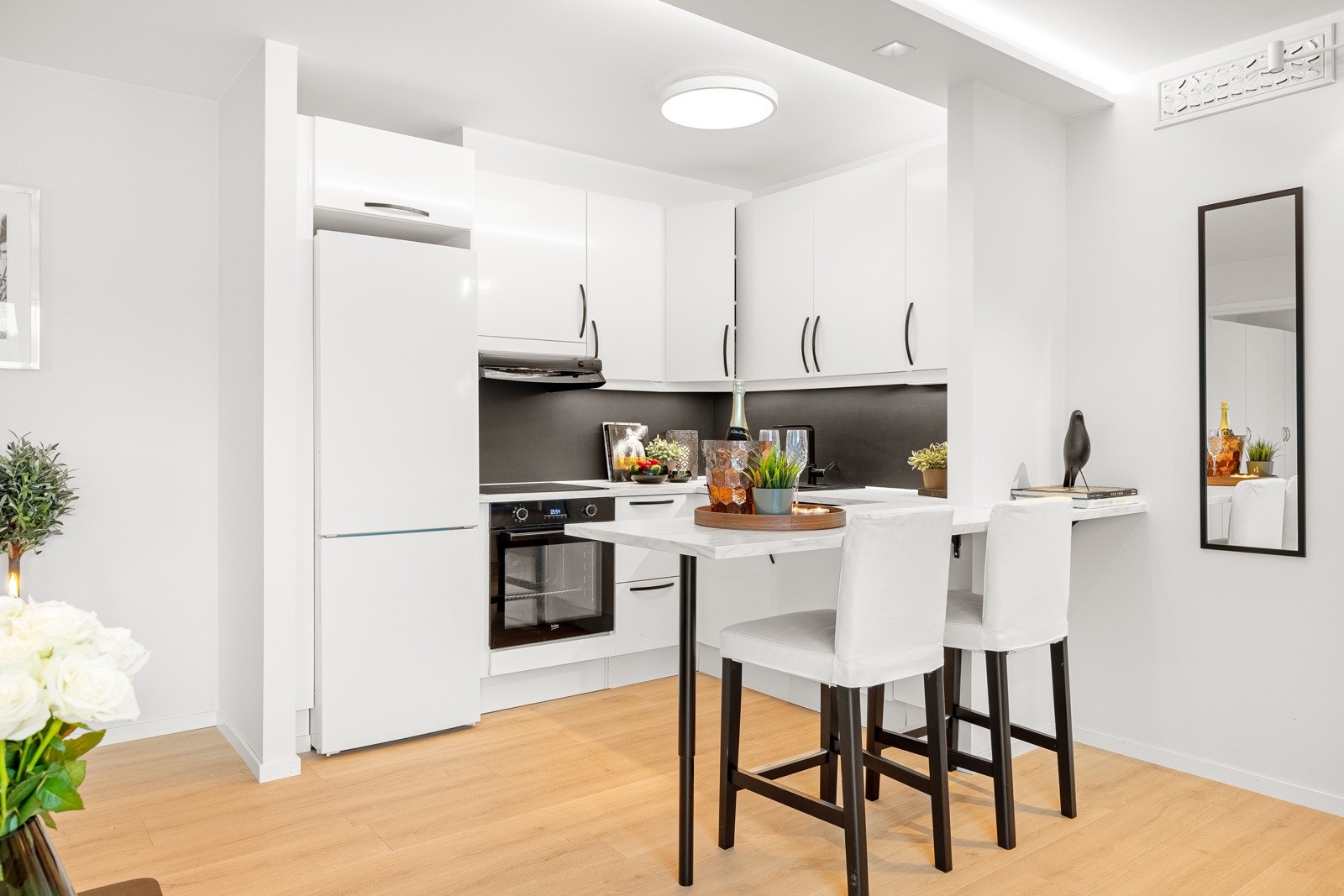 I tillegg til at det er satt inn en lekker kjøkkenøy. Galleribilde