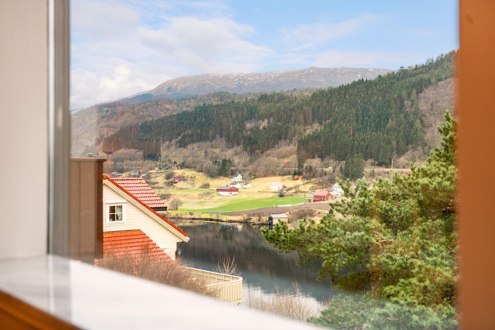 Parti av utsikt fra stue Galleribilde