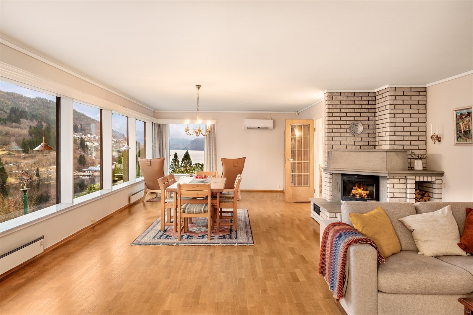 Stue og utsikt Galleribilde