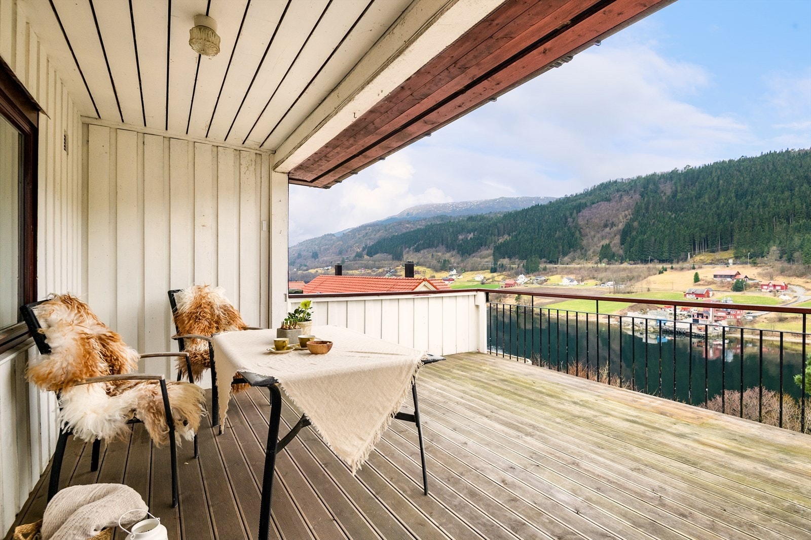 Vestvendt og solrik altan på 20 kvm - Nydelig utsikt Galleribilde