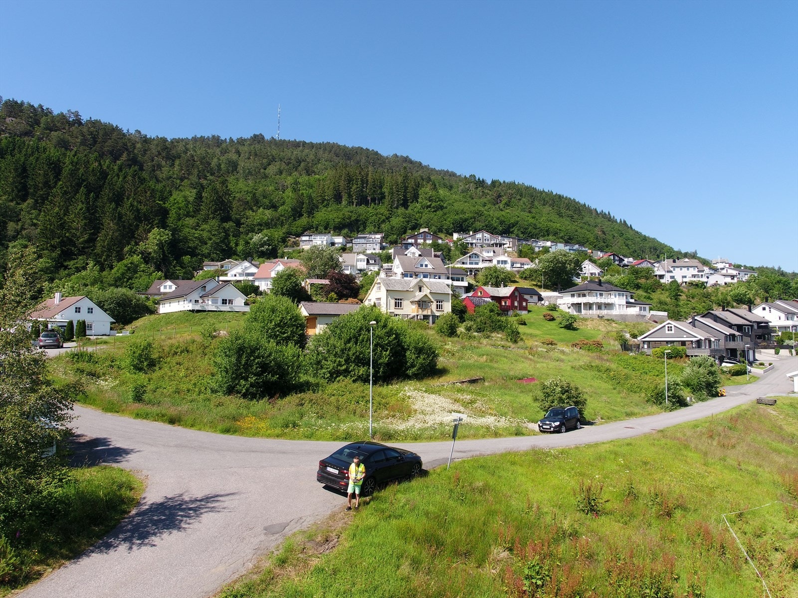 For de spreke og turglade er det kort vei til gode turområder som blant annet sti opp til Borgafjellet, som igjen fører til Møsnuken, Tøsdalsfjellet og Linken Galleribilde