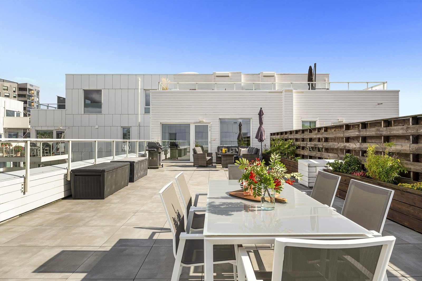 Terrassen er sørvestvendt. Galleribilde