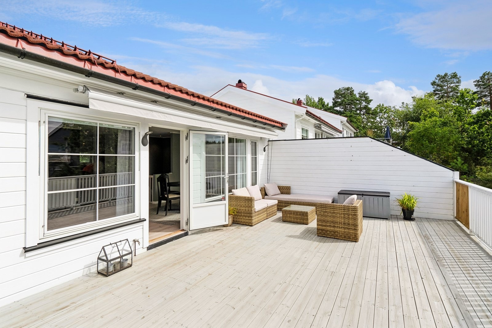 Med sin vestvendte beliggenhet vil du bade i sol etter jobben Galleribilde