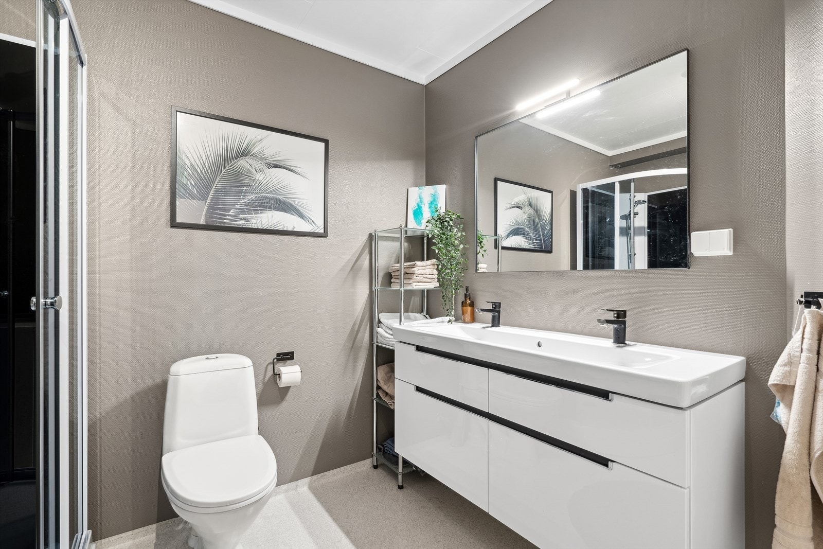 Dobbelvask er kjekt når det er litt stress med morgenstell Galleribilde