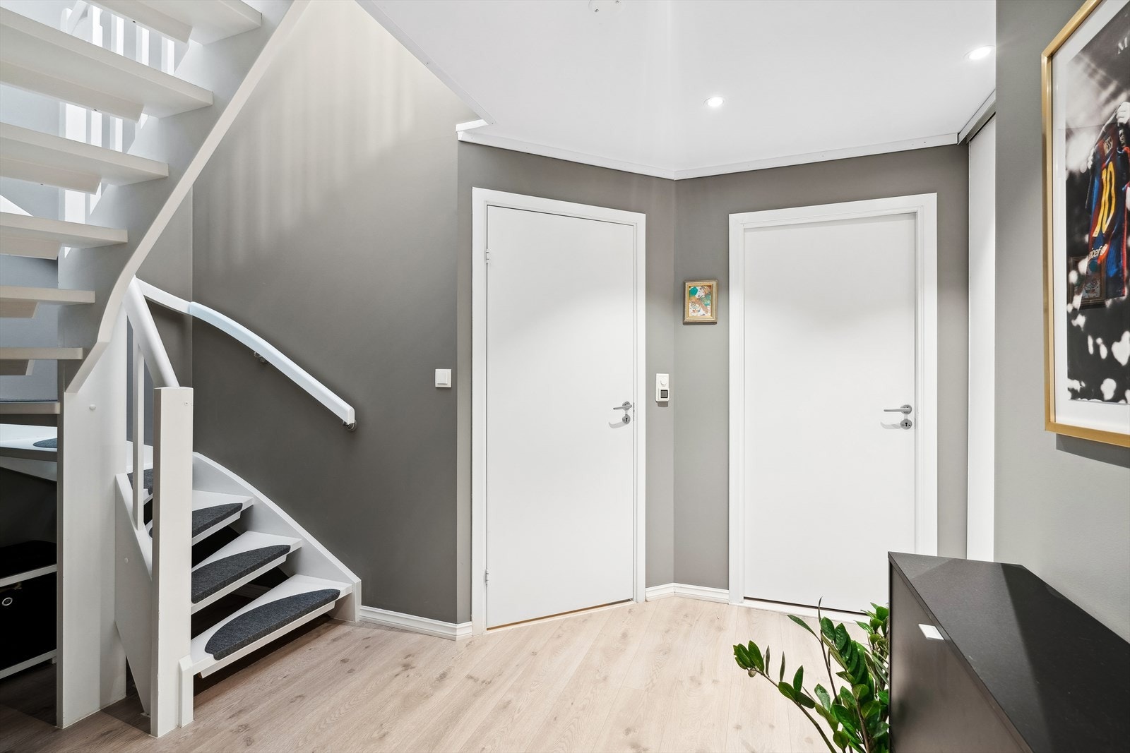 Her nede har du et bad og to soverom Galleribilde