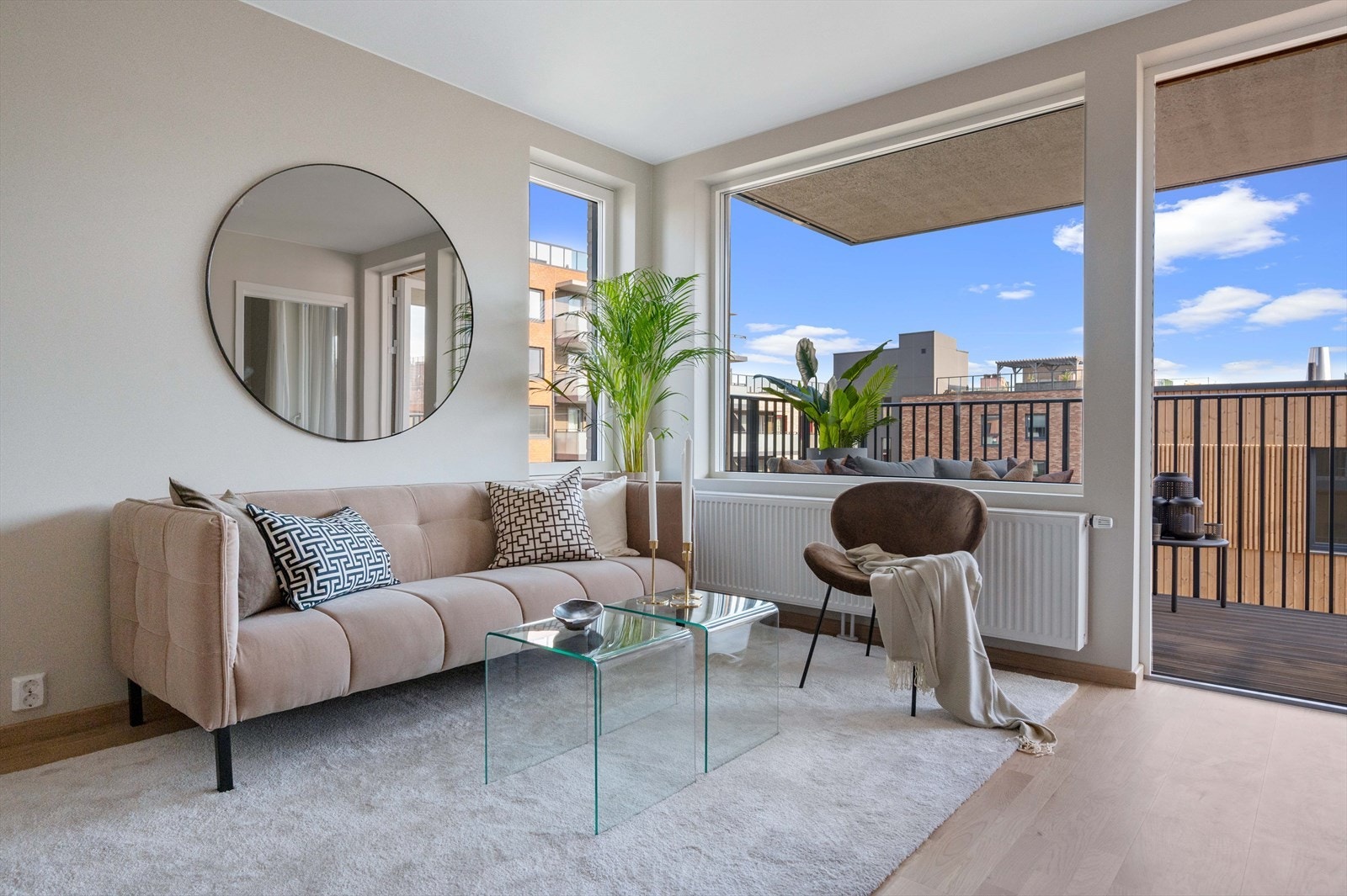 Fra stuen er det utgang til balkong. Galleribilde