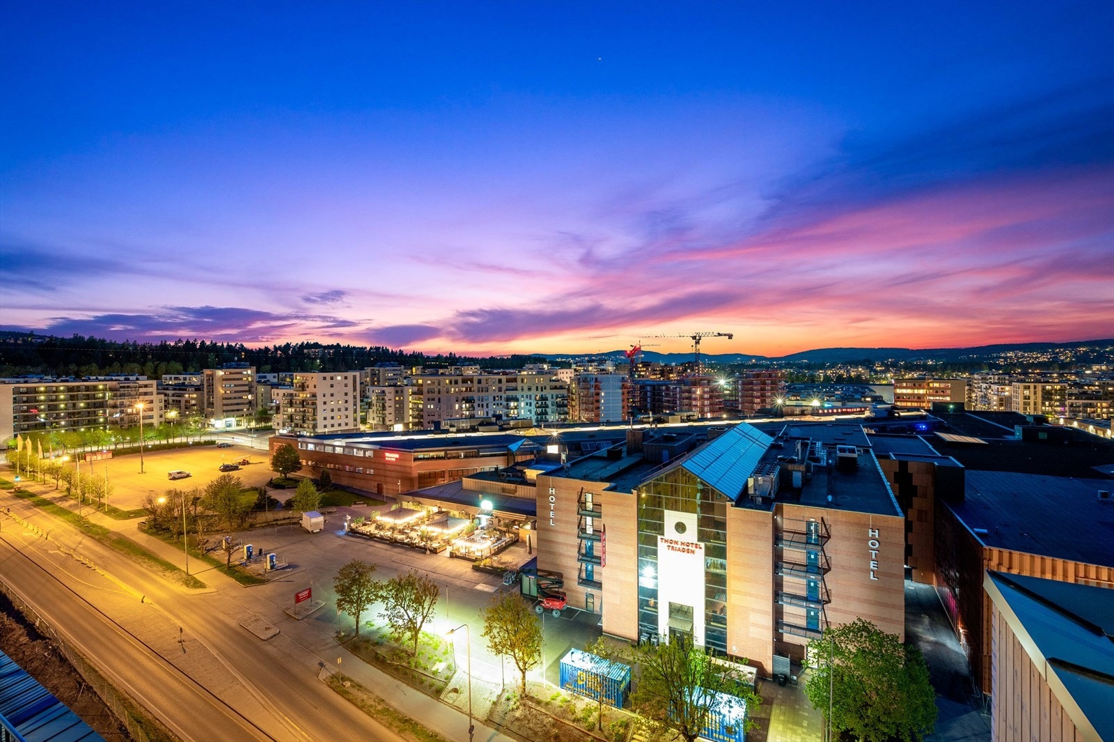 Fra balkongen er det utsikt til triaden senter. Galleribilde