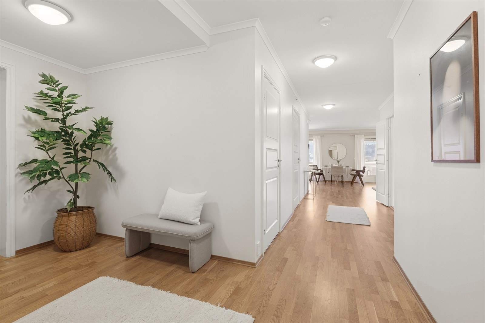 Her er god plass til yttertøy og sko. Galleribilde