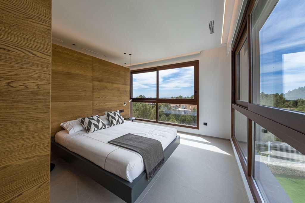 Large bedroom suite on ground floor Galleribilde