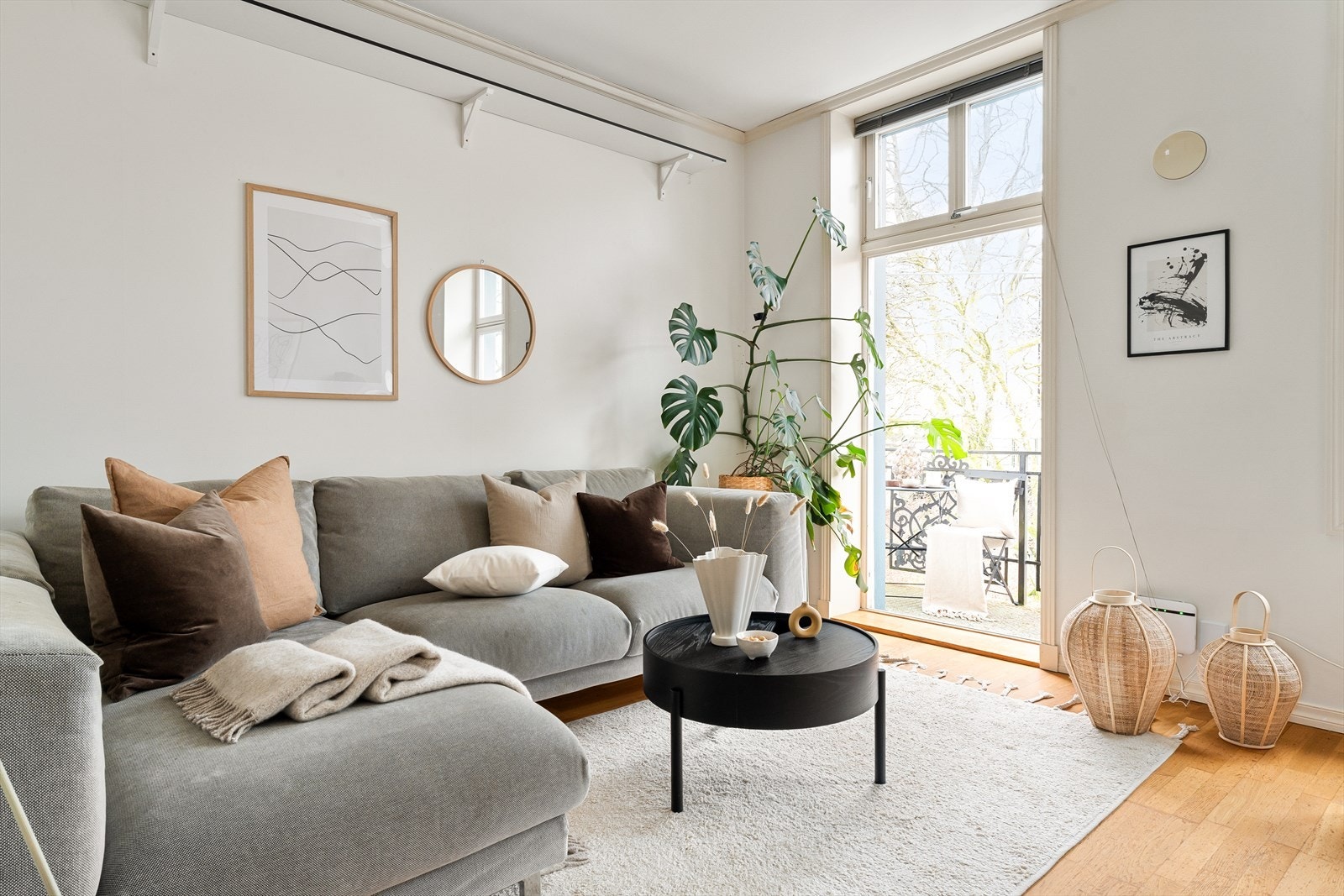 Fra stuen har du direkte utgang til en vestvendt balkong. Galleribilde