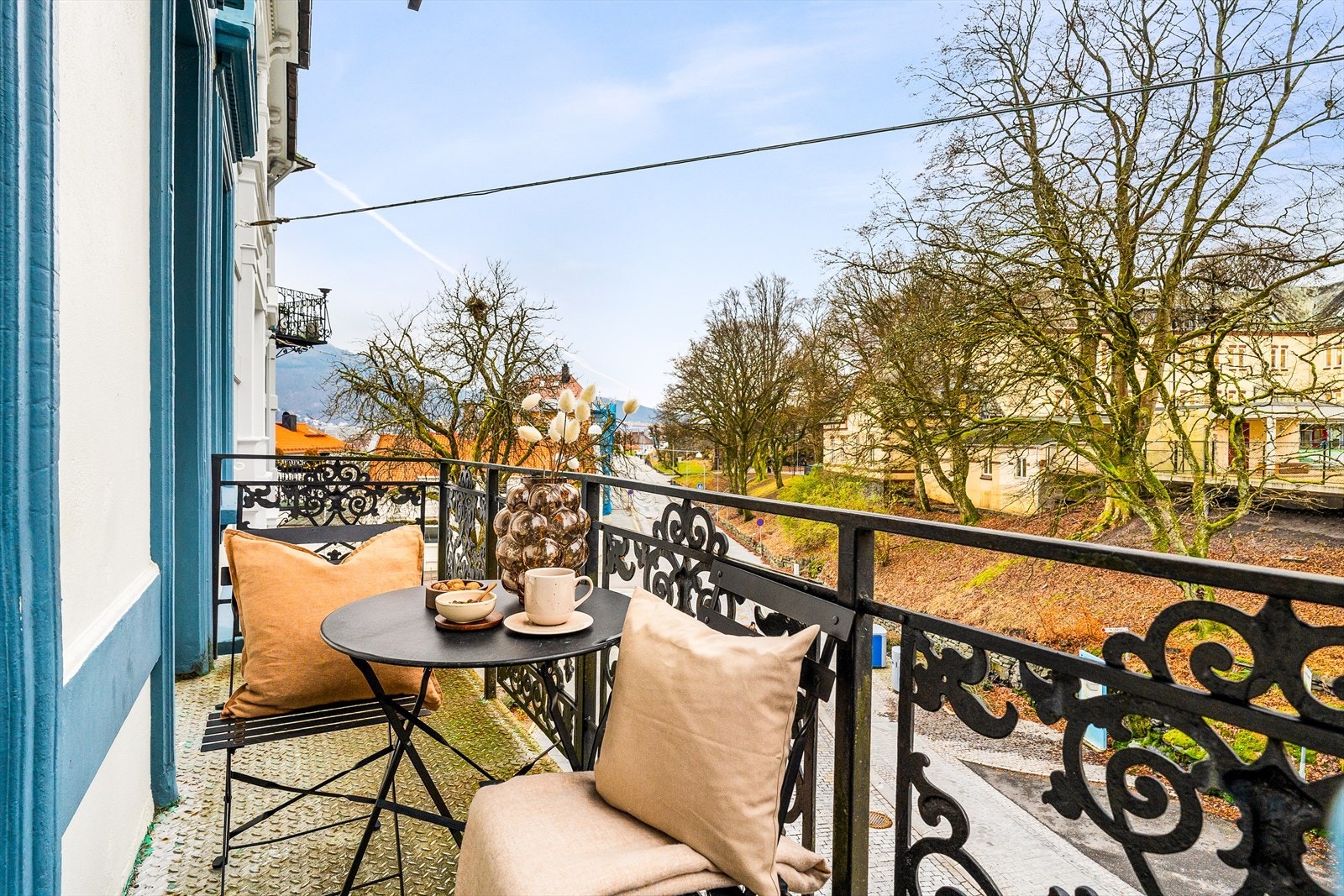 Her er det fin utsikt og er et hyggelig uteområde for å nyte ettermiddagssolen. Galleribilde
