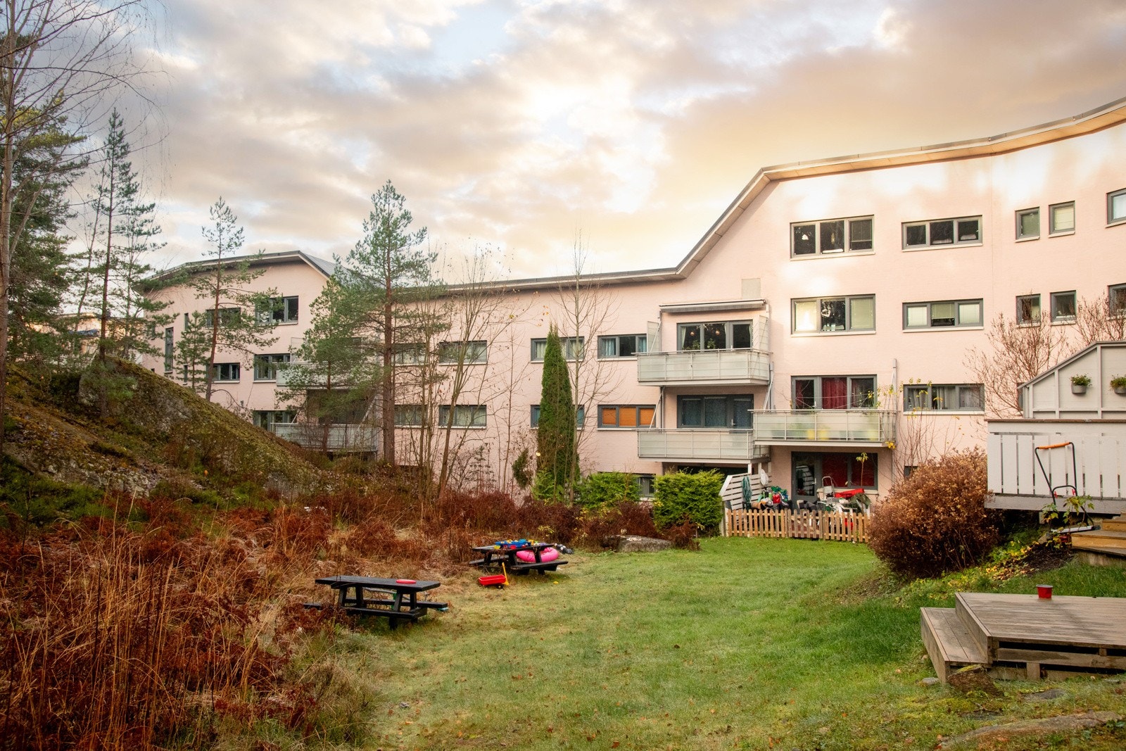 Hallagerbakken er et svært ettertraktet borettslag og består av både leiligheter og rekkehus Galleribilde