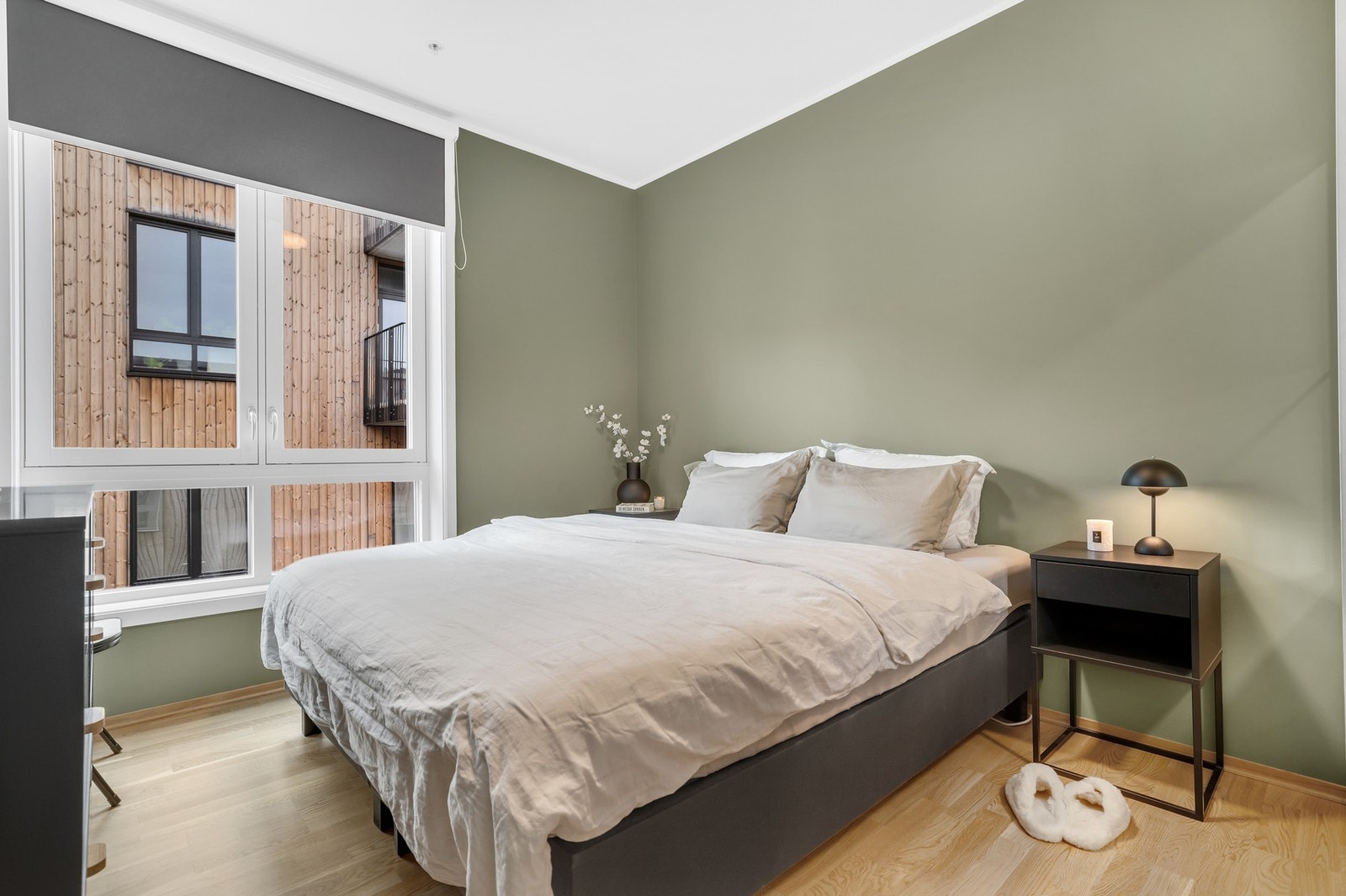 Parkett på gulv er gjennomgående i hele leiligheten. Galleribilde