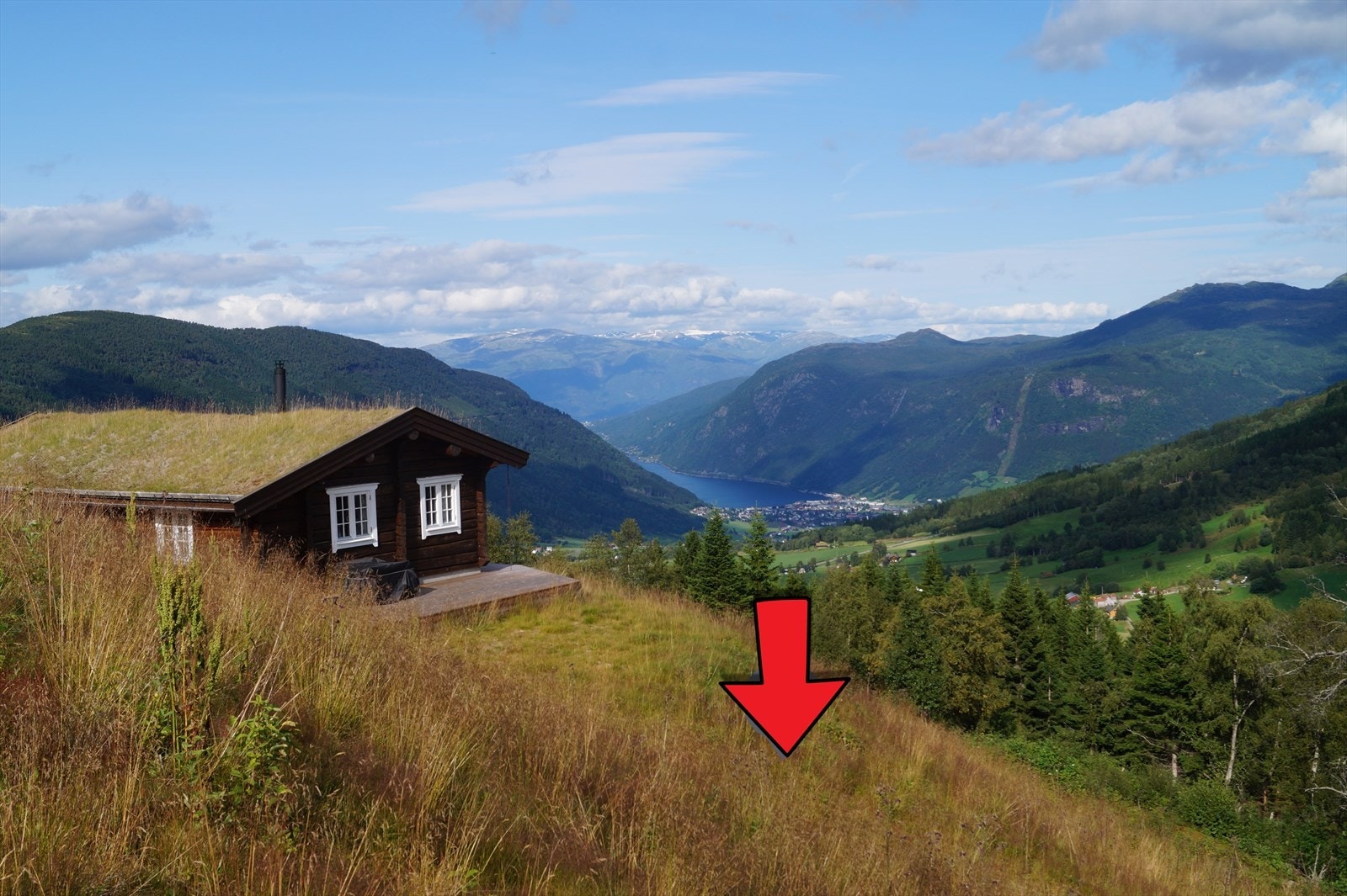 Velkommen til Djupagjelvegen 17 - Presentert av Eiendomsmegler Vest ved Tina Beisland Galleribilde