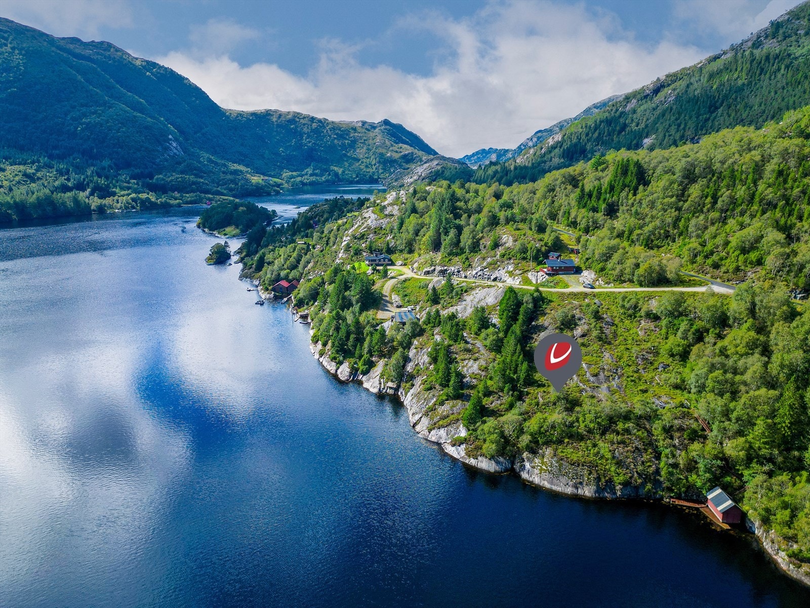 Velkommen til denne idylliske fritidstomten på Hantveit. Galleribilde