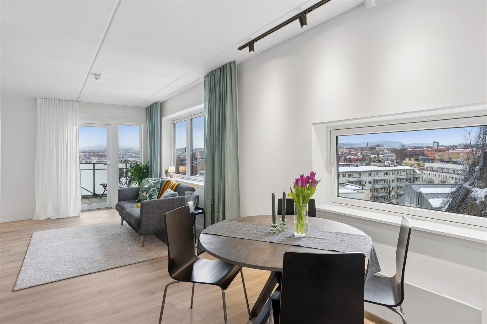 Her bor du uten innsyn og med flott utsikt. Galleribilde