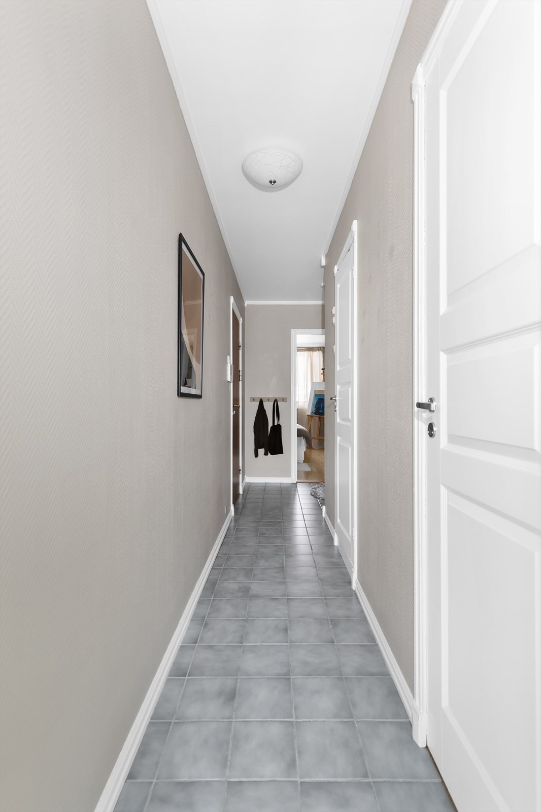 Herfra er det adkomst til alle rommene i boligen. Galleribilde