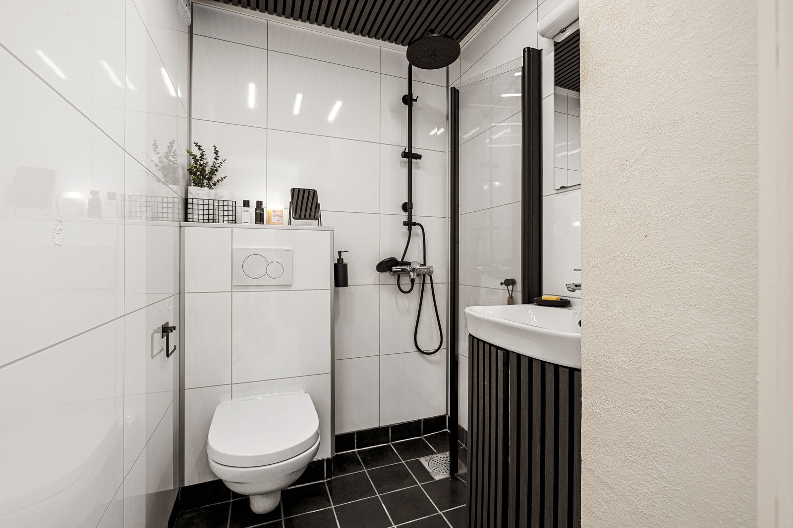Badet måler 2,5 kvm. Galleribilde