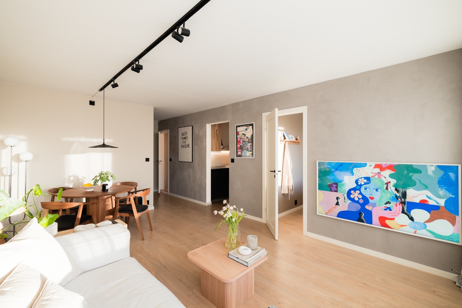 Boligen ligger sentralt og fint til med sin plassering på Bromstad/Valentinlyst. Det er svært kort avstand til Valentinlyst kjøpesenter og Tyholt. Galleribilde