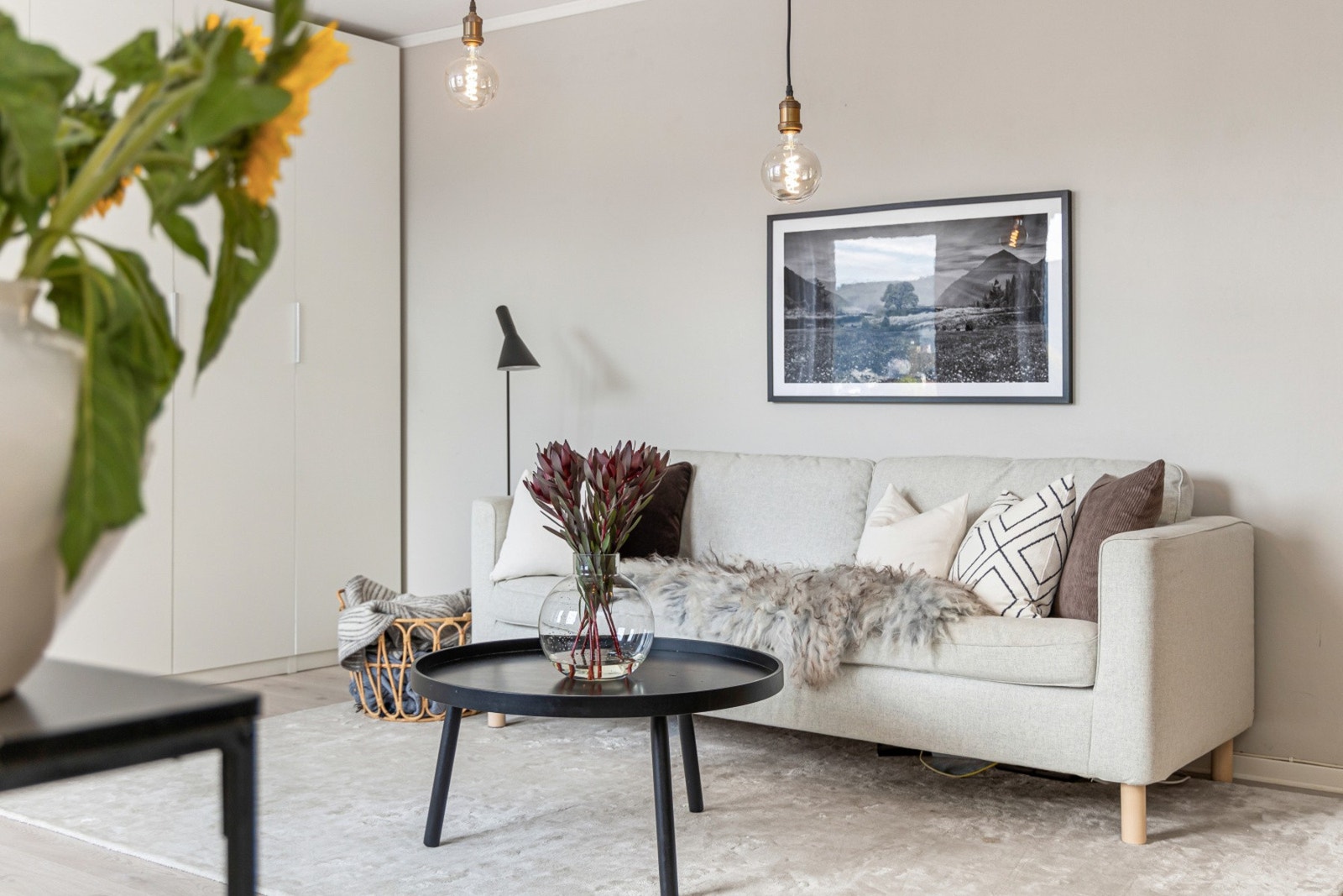 Leiligheten har en gjennomført stil og standard i moderne og tidsrikte fargekombinasjoner. Galleribilde