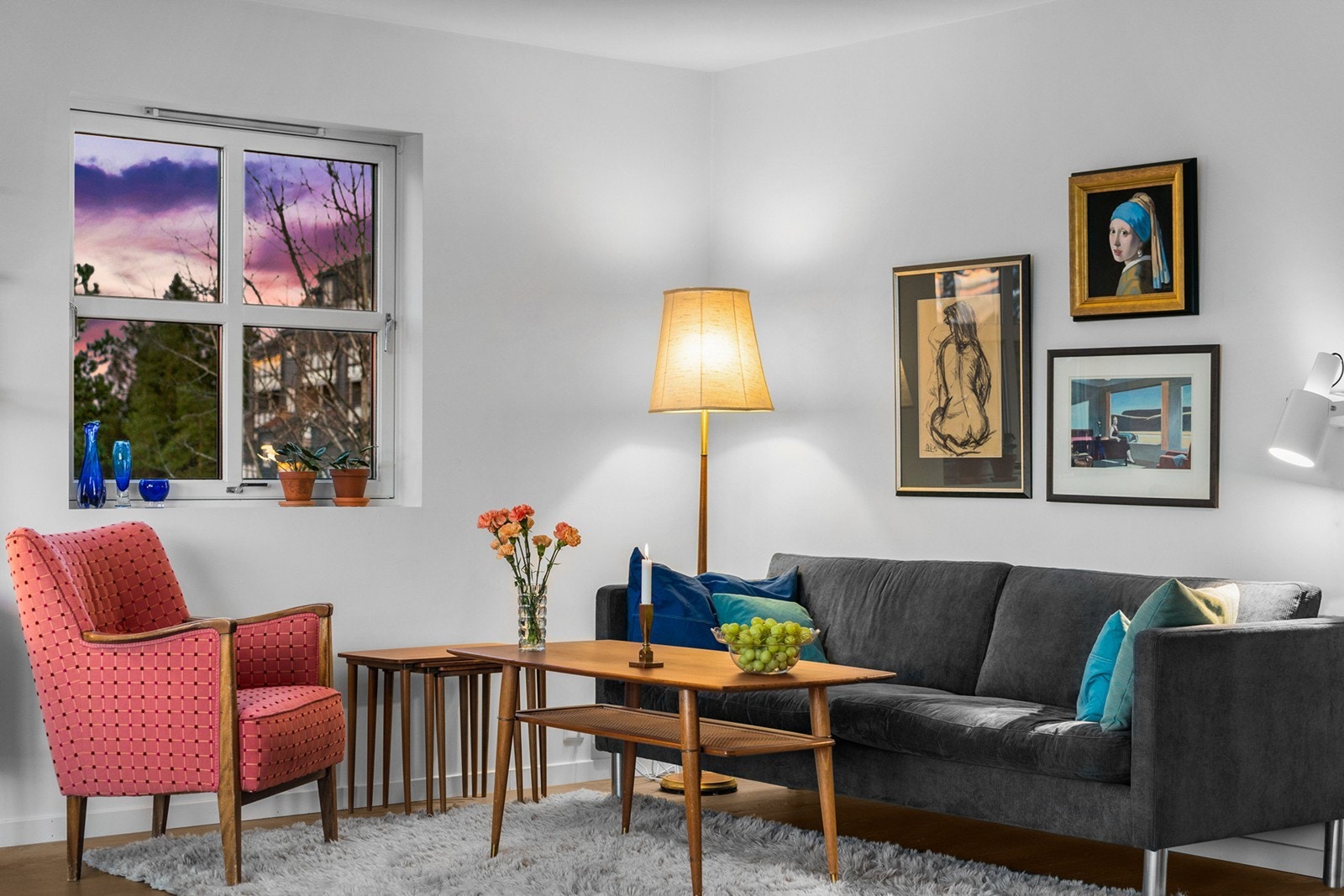 Dette er en endeleilighet med vinduer i to himmelretninger, noe som gir godt lysinnslipp. Galleribilde