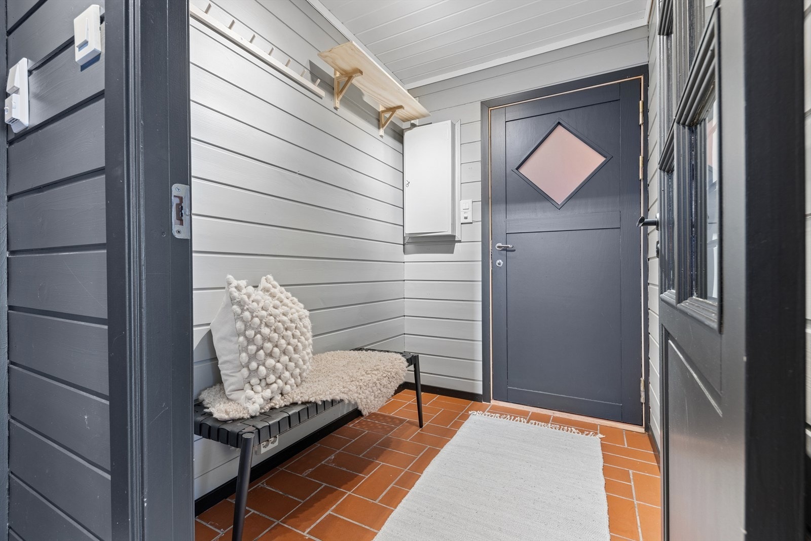 Elektriske varmekabler i entrè. Galleribilde