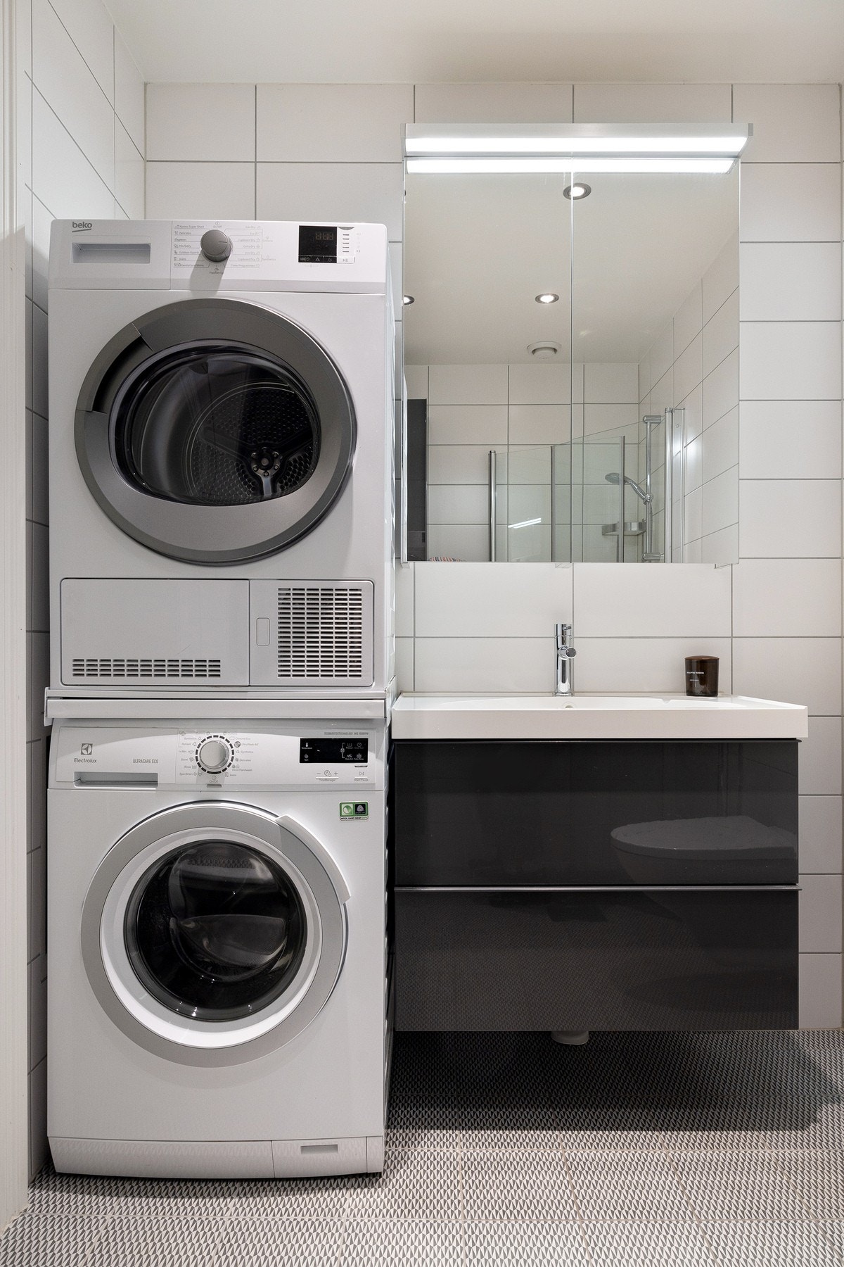 Det er opplegg for vaskemaskin på badet. Galleribilde